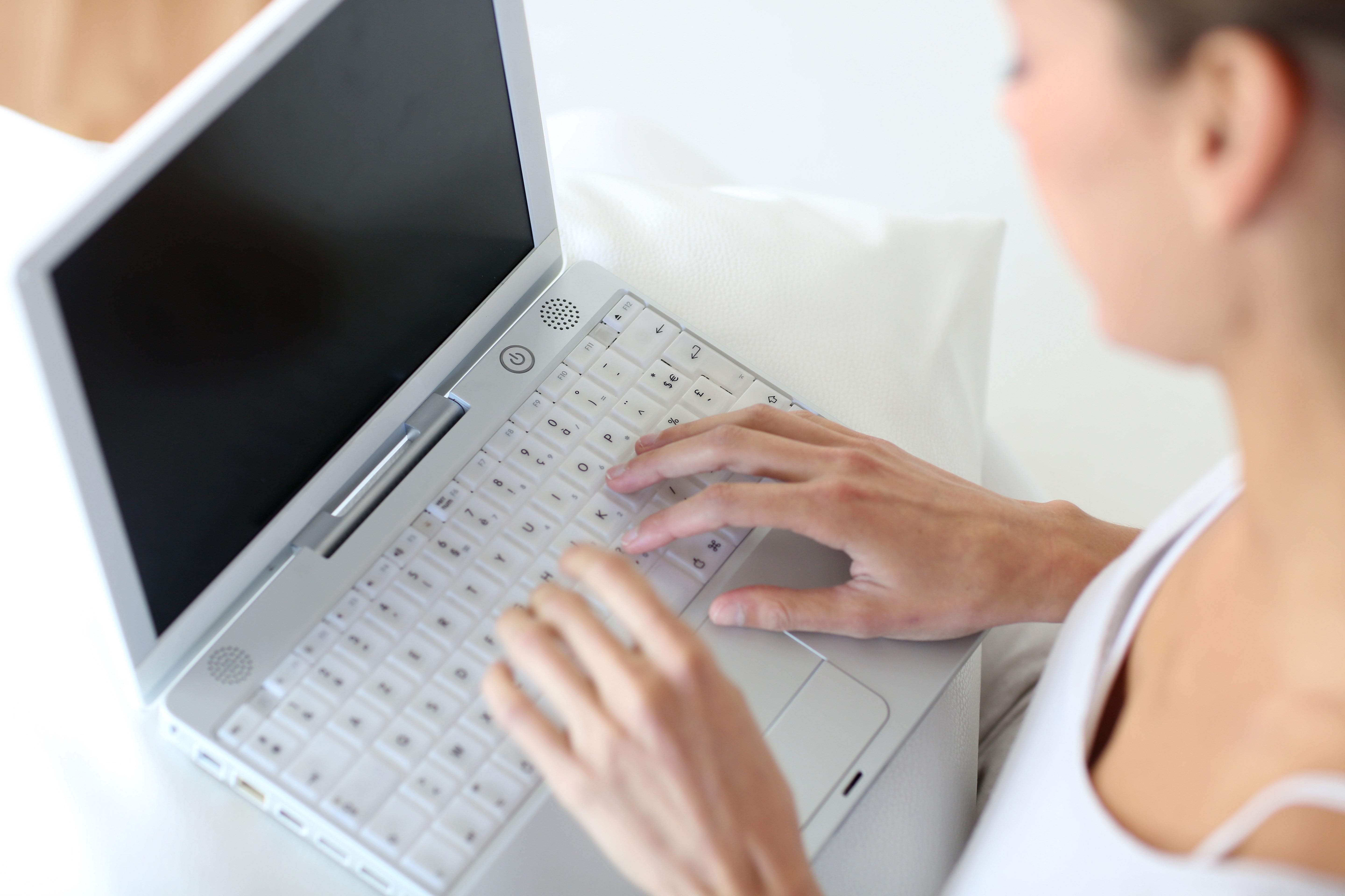wireless Technology, businesswoman, women, one Person, credit card, sitting, females, lifestyles, office, computer Keyboard, communication, consumerism, HD Wallpaper
