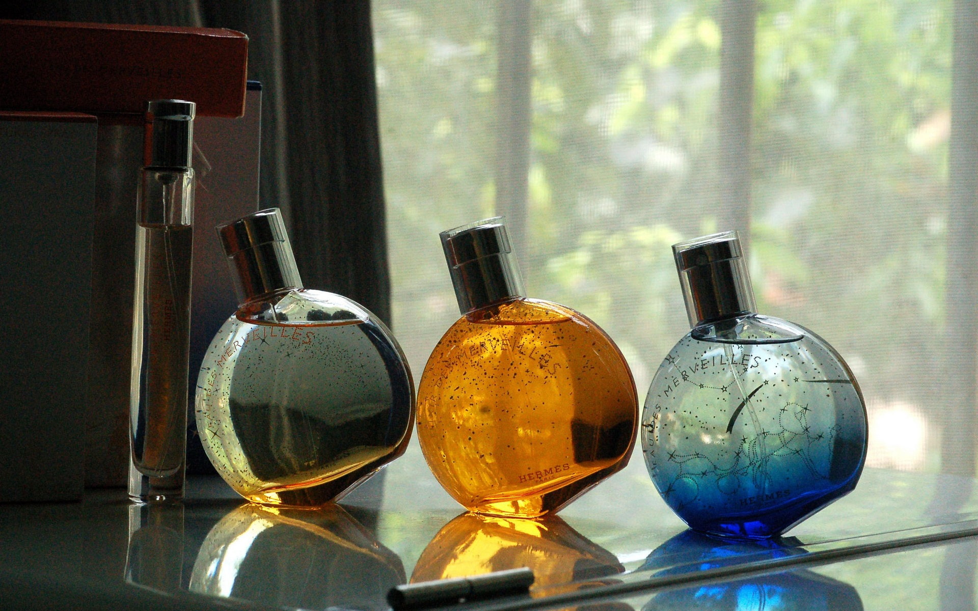 glass, reflection, bottle, side by side, choice, transparent, table, assorted, variation, focus on foreground, glass - material, nature, window, HD Wallpaper