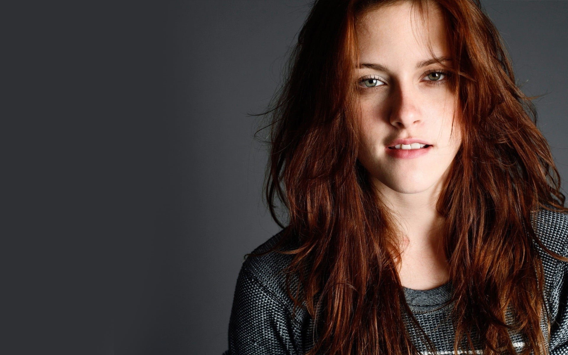 copy space, actress, indoors, studio shot, beautiful woman, teenager, young adult, celebrity, hair, one person, human face, 1080P, women, hairstyle, young women, HD Wallpaper