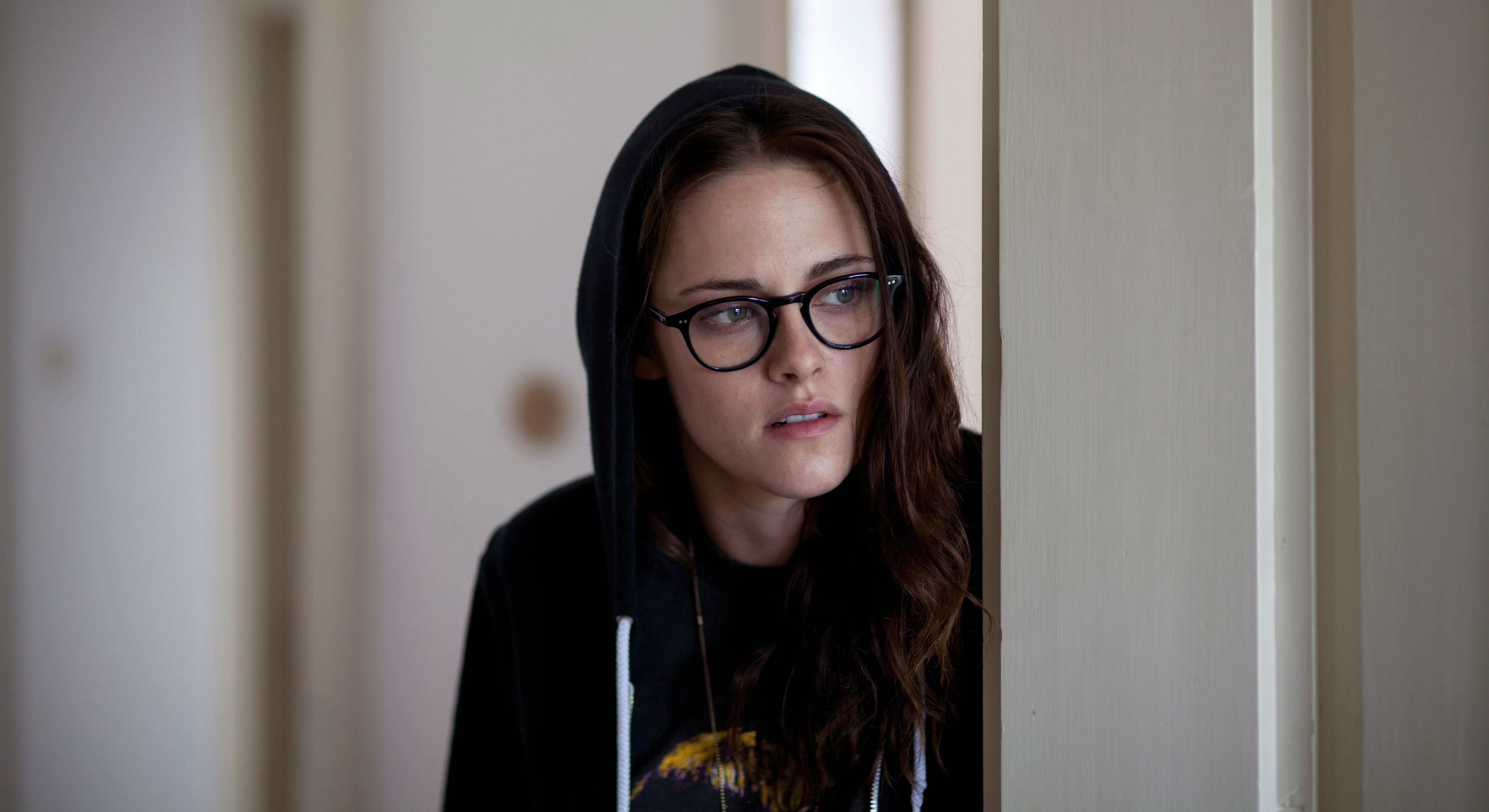 hair, contemplation, 5K, headshot, young women, hairstyle, looking, eyeglasses, Sils-Maria, long hair, glasses, front view, portrait, indoors, lifestyles, HD Wallpaper