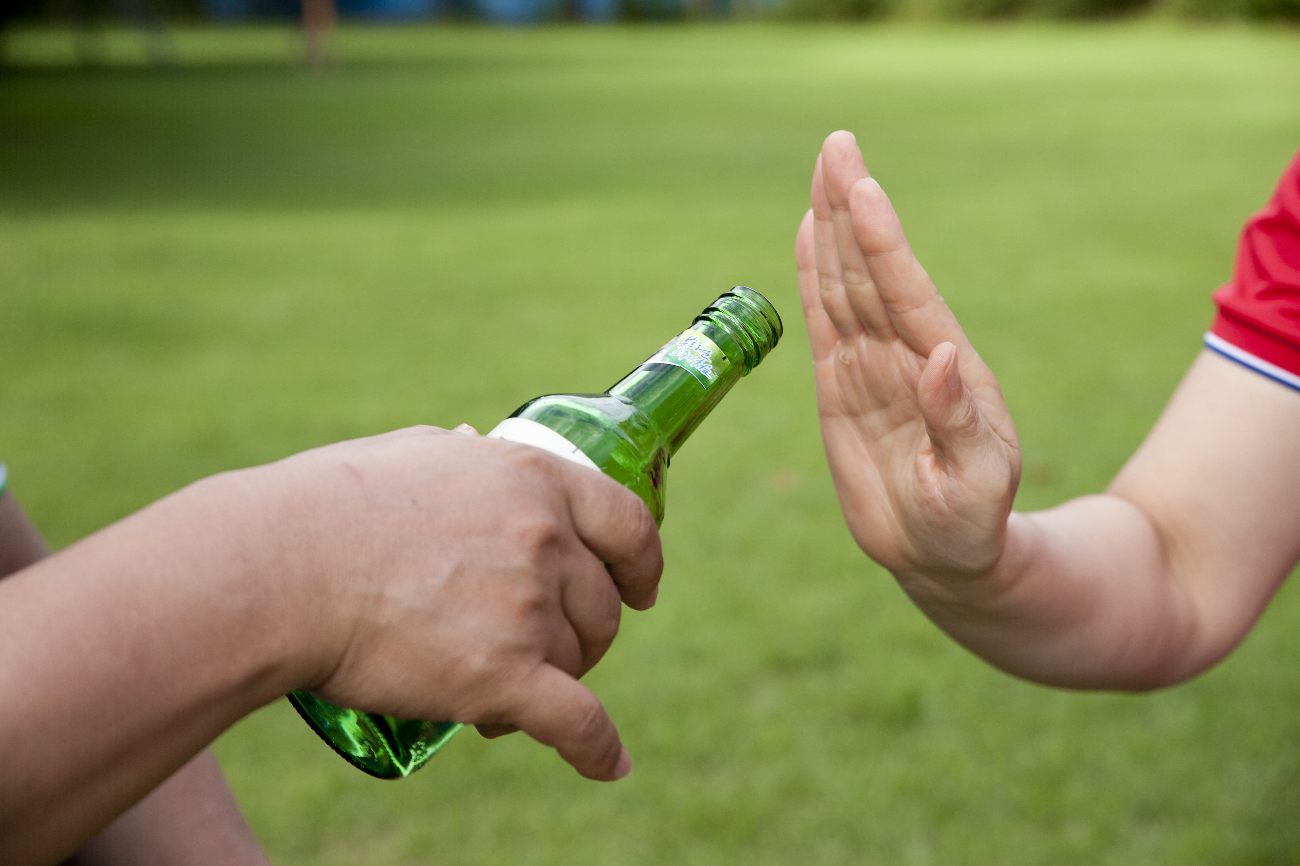 bottle, son, opponents, family, nature, day, body part, human body part, sul, hand, human finger, people, break, right including, green color, adult, human hand, HD Wallpaper