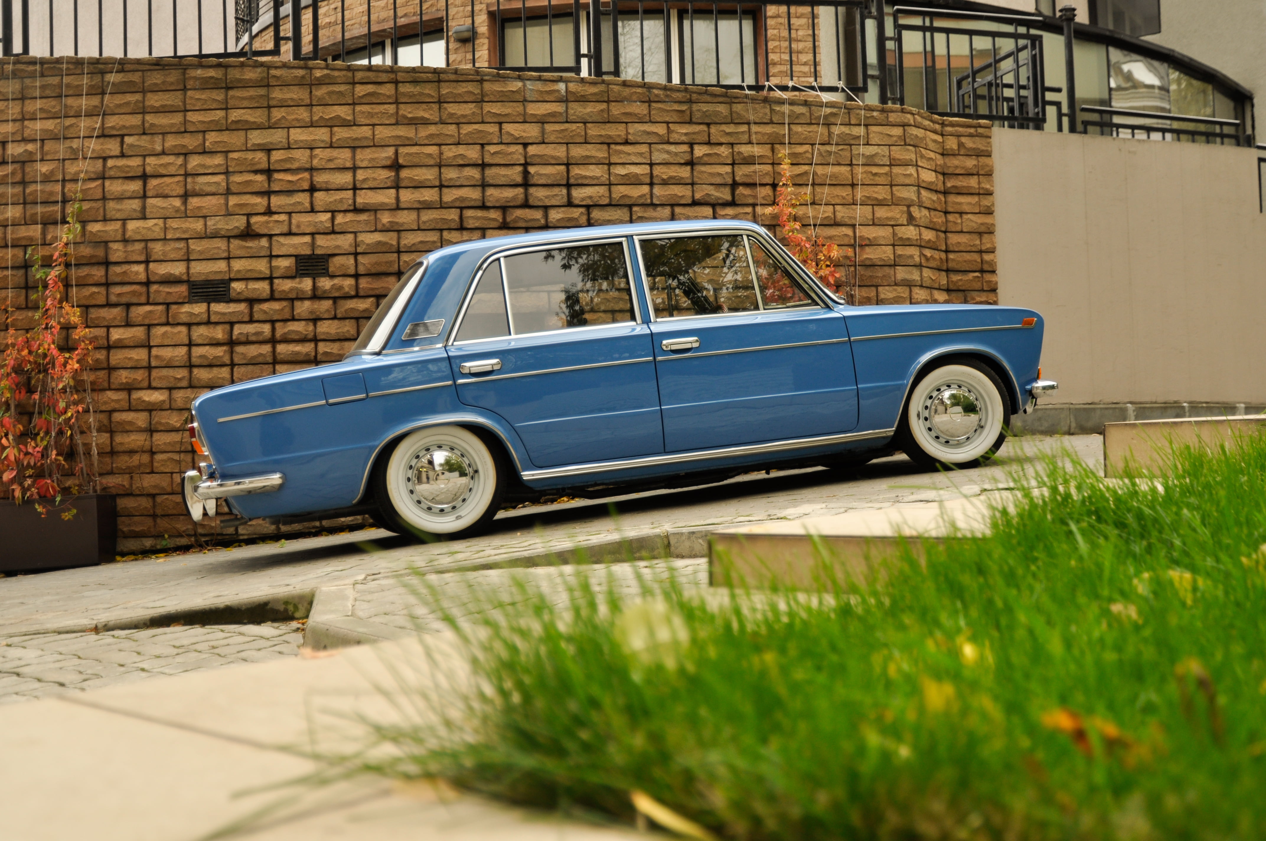 mode of Transport, VAZ 2103, outdoors, old-fashioned, antique, LADA, land Vehicle, stationary, architecture, chrome, american Culture, facade, 4K, wall, HD Wallpaper