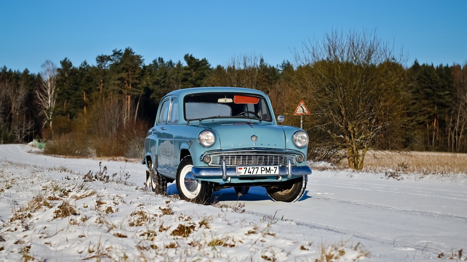 blue, tree, snowcapped mountain, winter, nature, day, car, mode of transportation, Moskvich, white color, motor vehicle, land, landscape, snow, transportation, HD Wallpaper