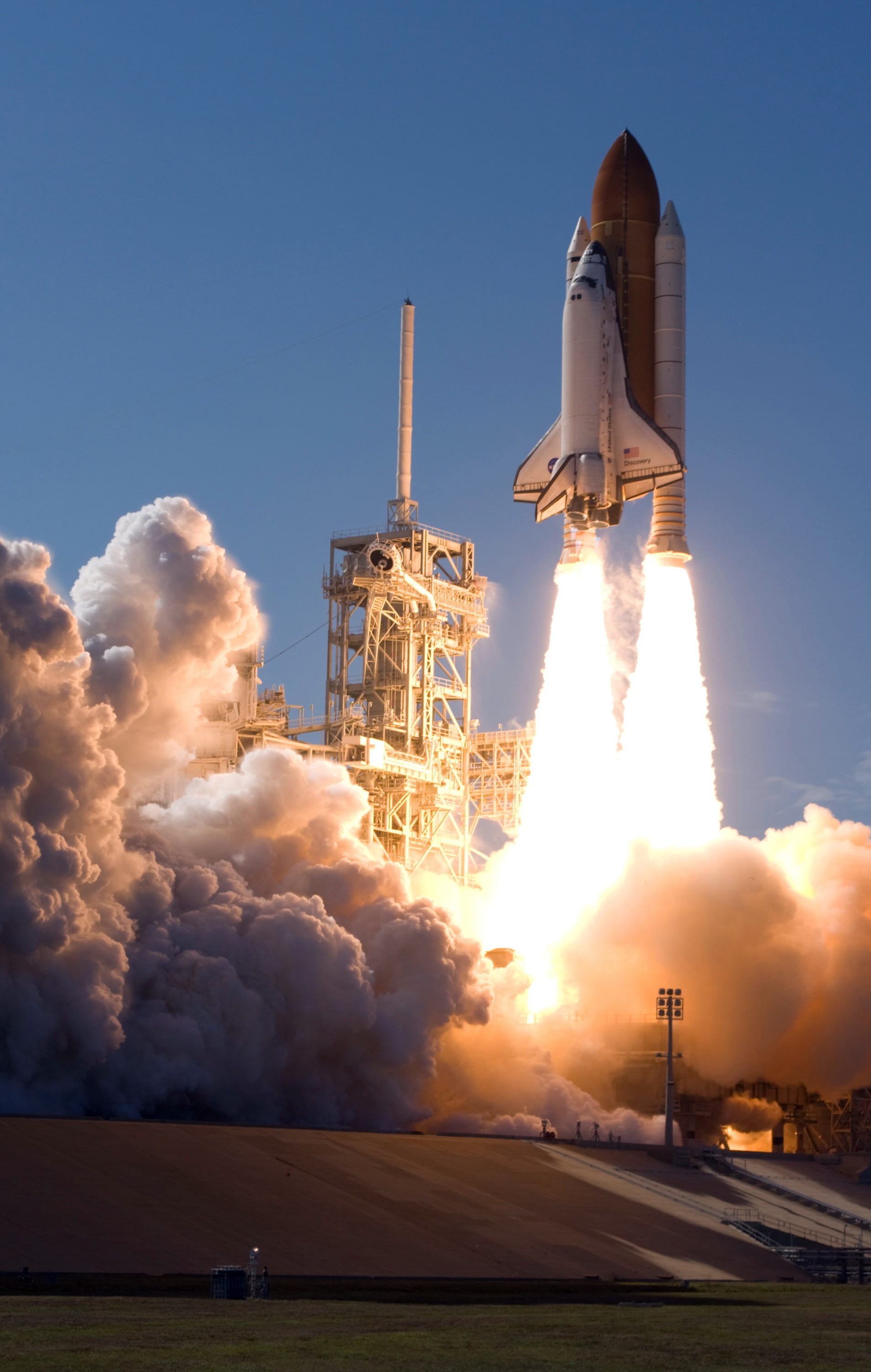 gravity, white, sun, research, pollution, acceleration, sunbeam, sky, space travel, nozzles, day, factory, tower, sunlight, industry, air vehicle, jet engine, Phone HD Wallpaper