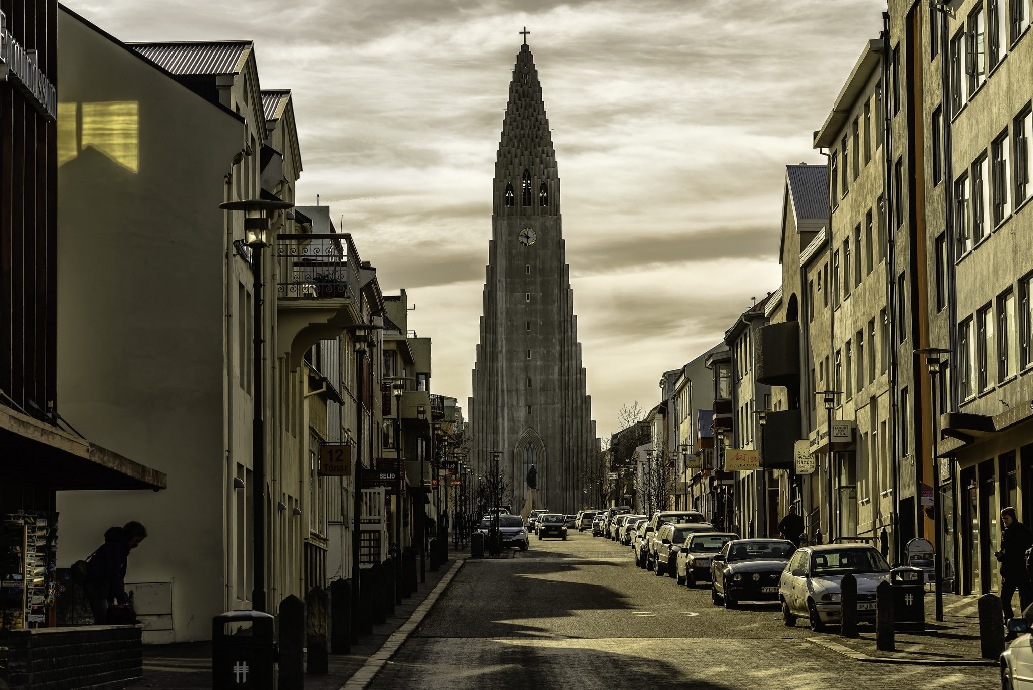 sky, the way forward, cityscape, built structure, Reykjavik, balcony, building, house, nature, incidental people, clouds, city, direction, skyscraper, 1080P, HD Wallpaper