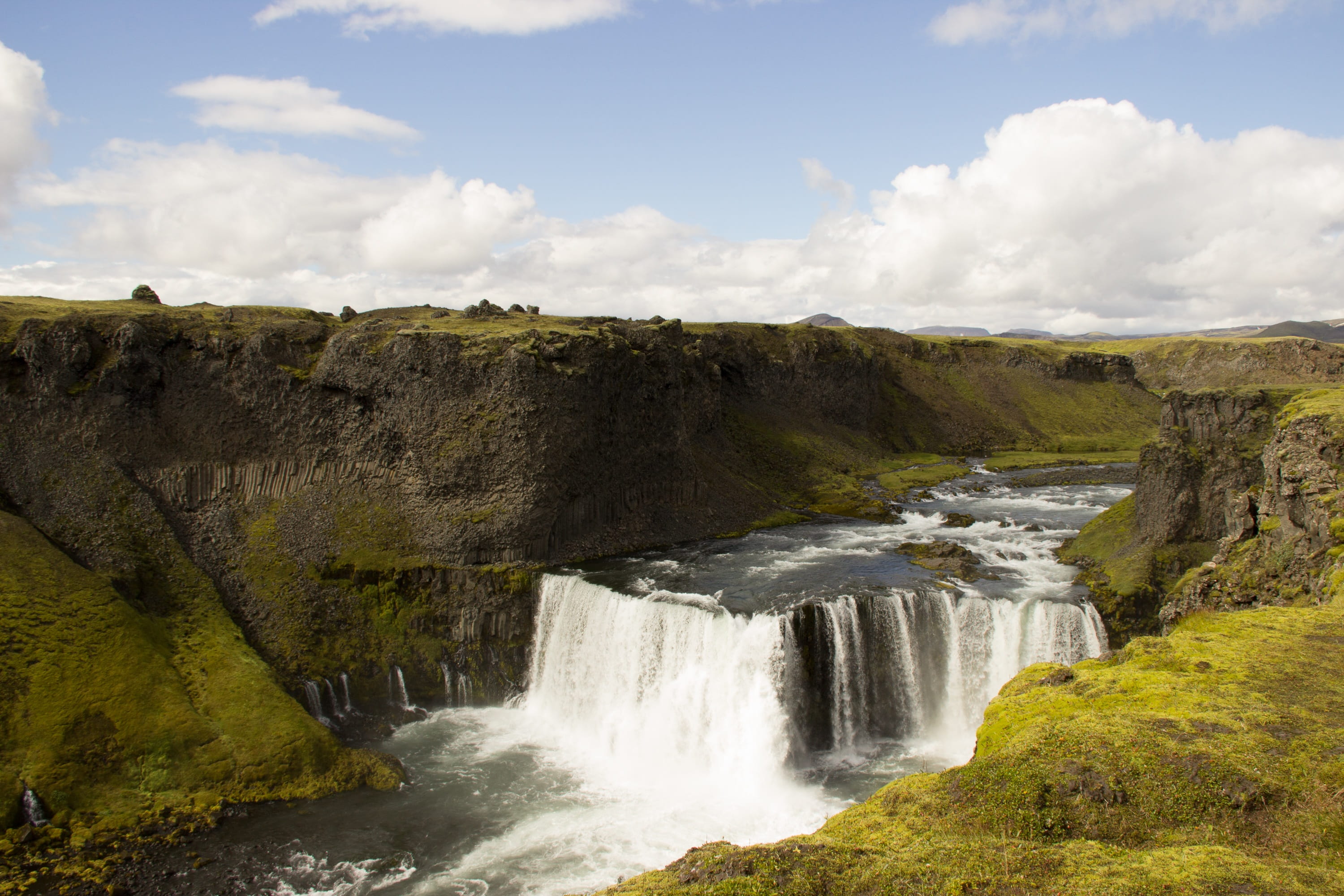 rock, long exposure, cliff, land, green, day, outdoors, water, 2K, river, landscape, flowing, sky, flowing water, Iceland, power in nature, beauty In Nature, HD Wallpaper