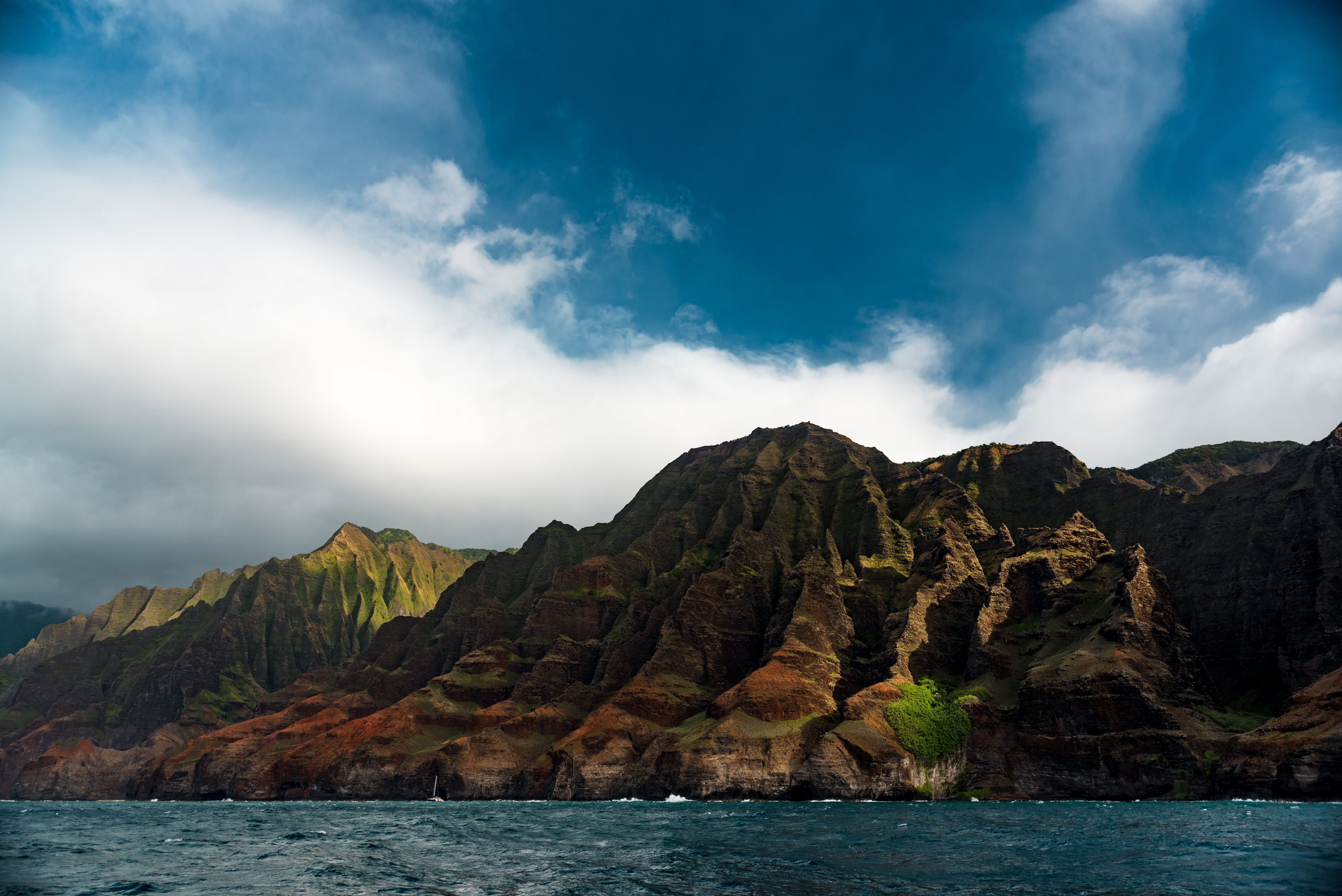 cloud - sky, sea, mountains, united states, jungle, sky, no people, non-urban scene, rock - object, clouds, rock formation, na pali, kalalau trail, scenic, HD Wallpaper