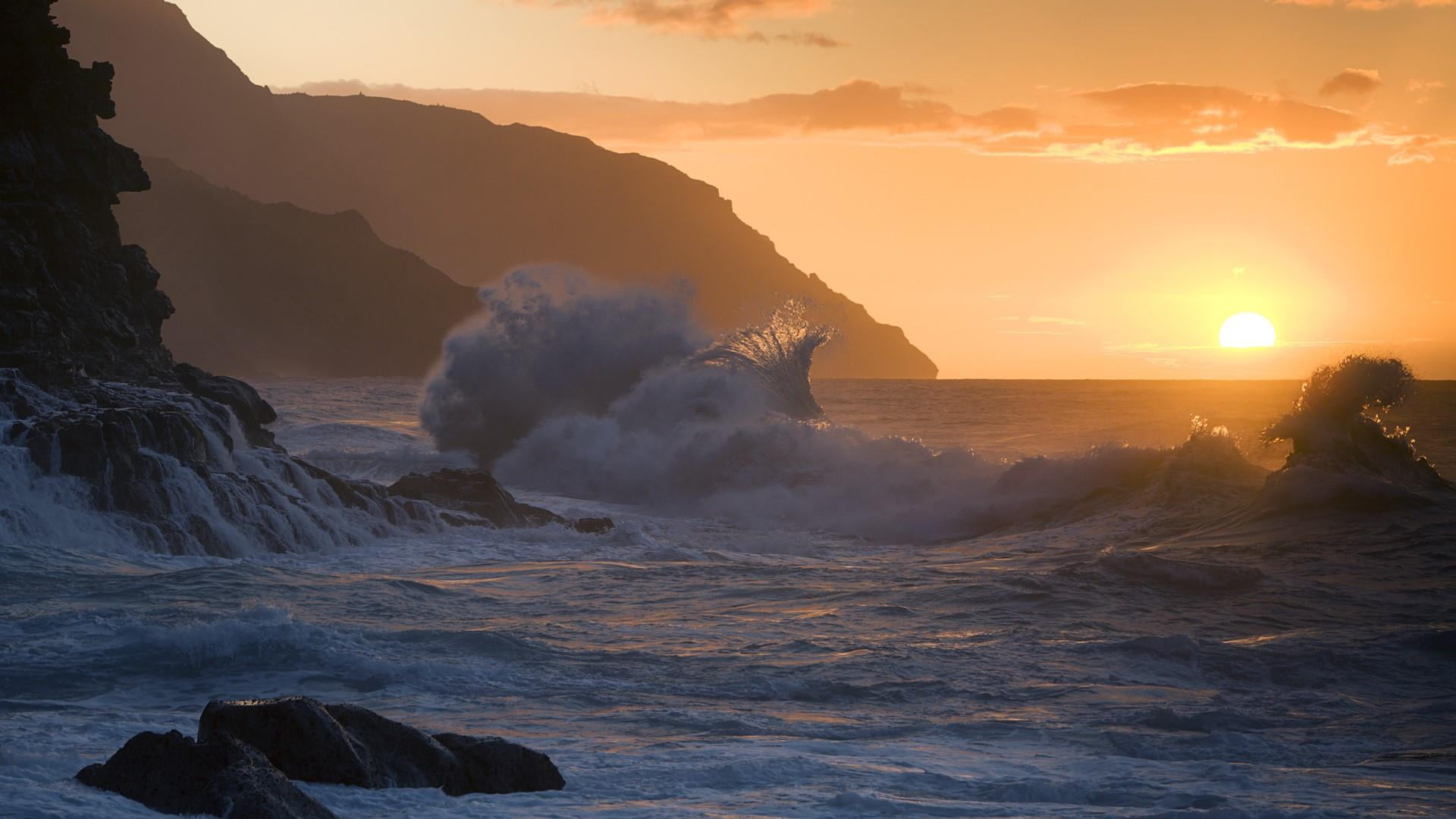 1080P, land, outdoors, sun, hitting, ocean, power in nature, sunset, power, splashing, coast, napali, united states, coastline, breaking, scenics - nature, HD Wallpaper