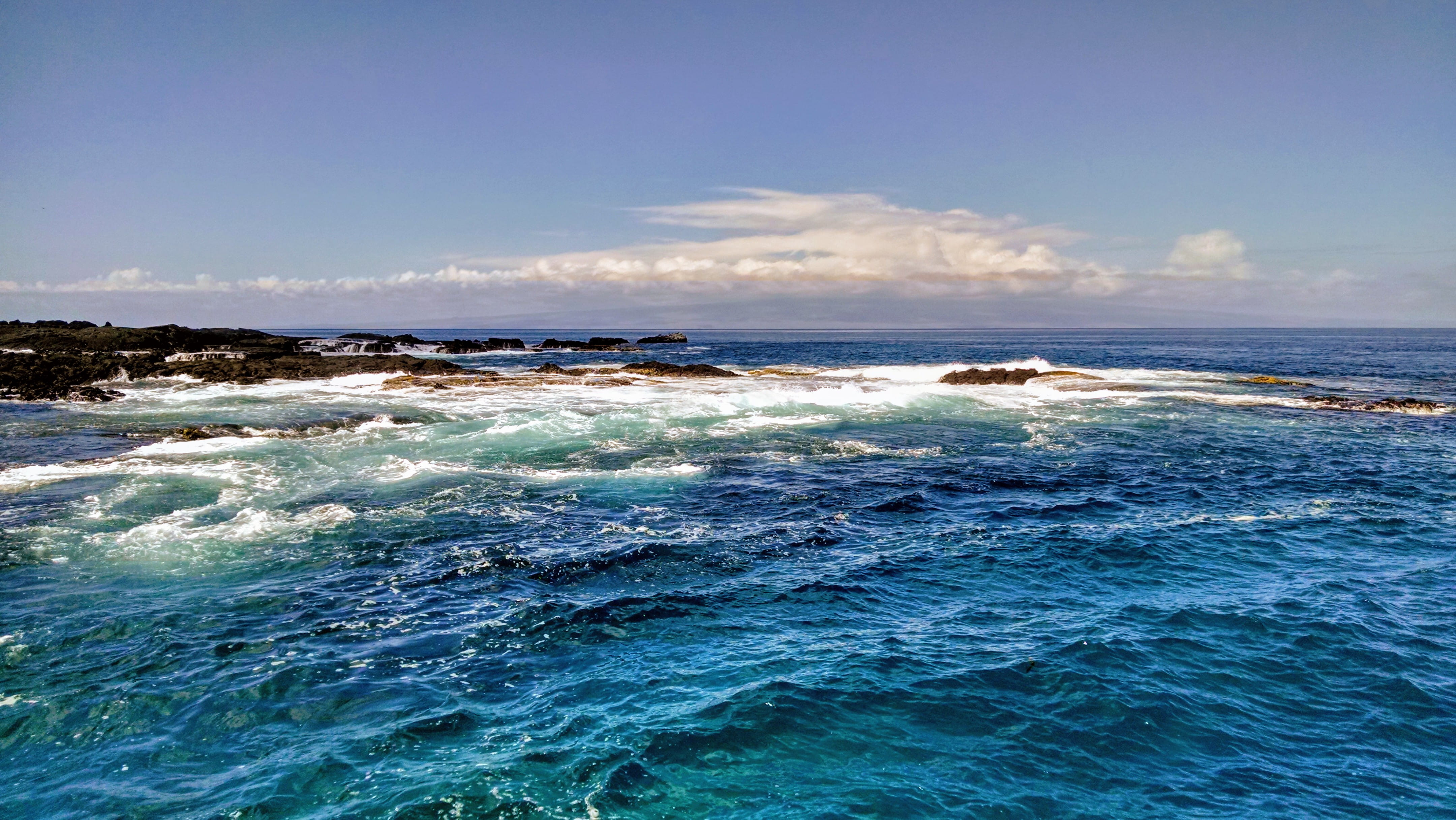 day, sea, nature, 4K, outdoors, breaking, water, beach, power in nature, motion, sky, horizon over water, blue, ecuador, wave, sport, aquatic sport, no people, HD Wallpaper