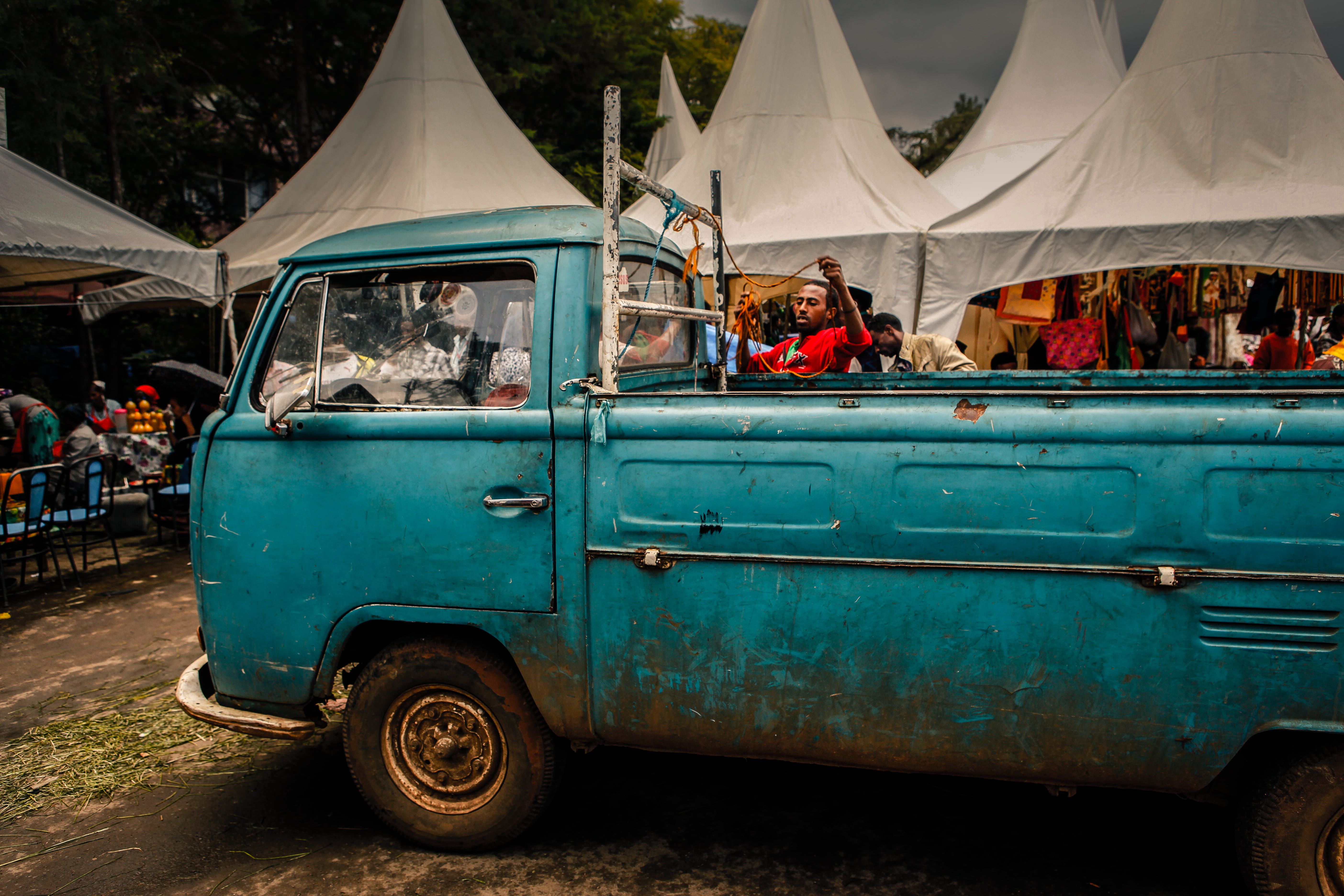 real people, market, transportation, land vehicle, domestic animals, ethiopia, outdoors, 5K, incidental people, addis ababa, group of people, adult, travel, HD Wallpaper