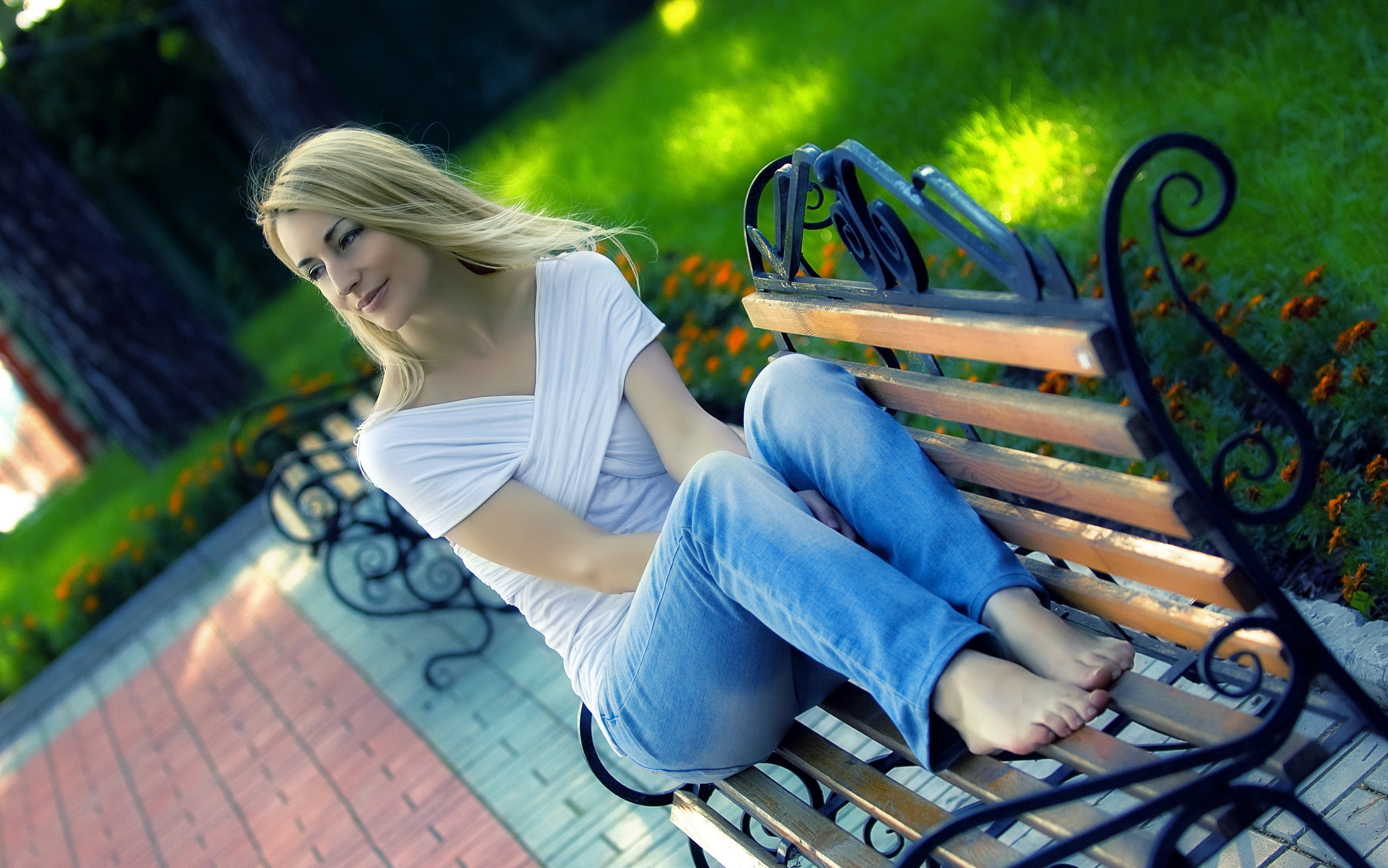 bench, girl, blonde, 2K, hot babes and girls, HD Wallpaper