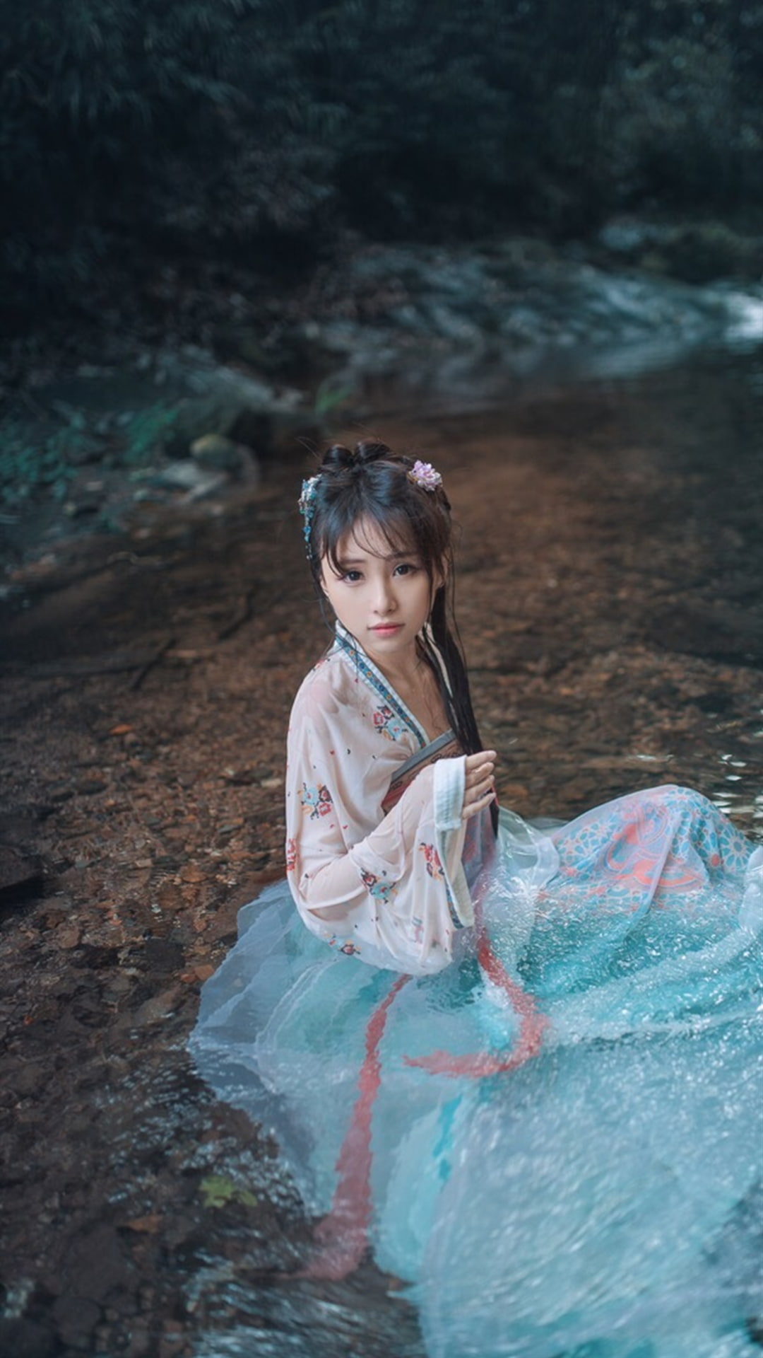 young adult, dress, stream - flowing water, real people, child, day, clothing, women, childhood, leisure activity, girls, outdoors, hanfu, hairstyle, Chinese, Phone HD Wallpaper