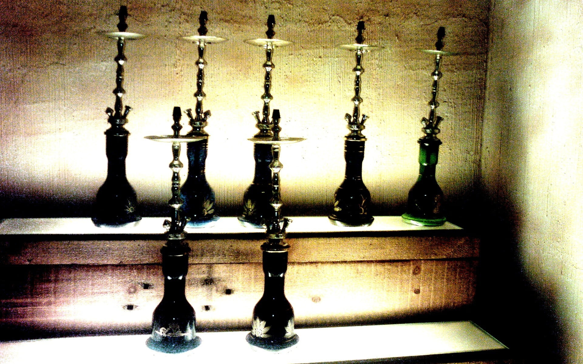 day, close-up, 1080P, container, black, game, architecture, seven, chess, meditation, queen - chess piece, bottle, arrangement, pawn - chess piece, wall - building feature, HD Wallpaper
