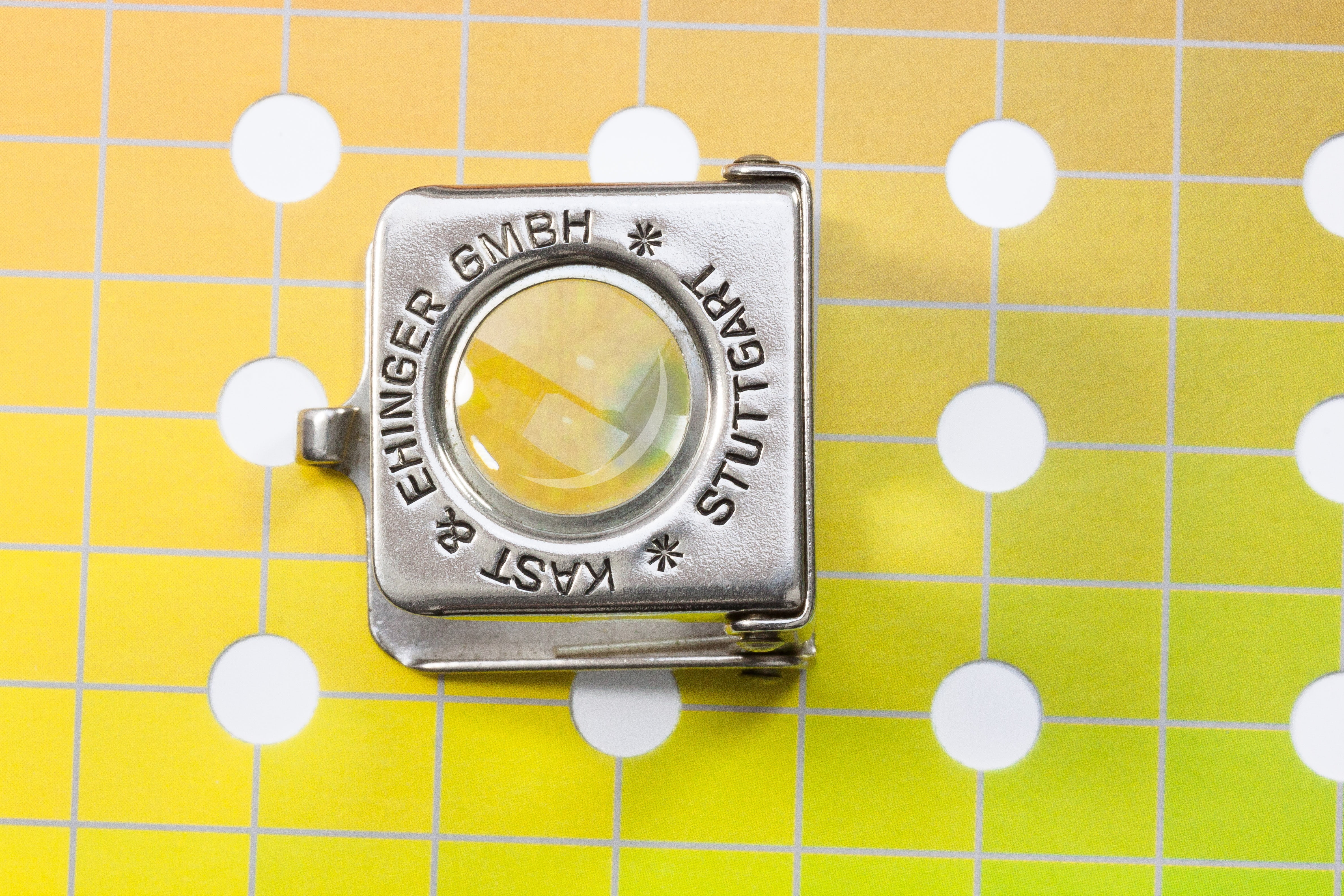 4K, metal, technology, magnifying glass, single object, printing, pattern, directly above, tile, tiled floor, pigments, text, thread counters, accuracy, HD Wallpaper