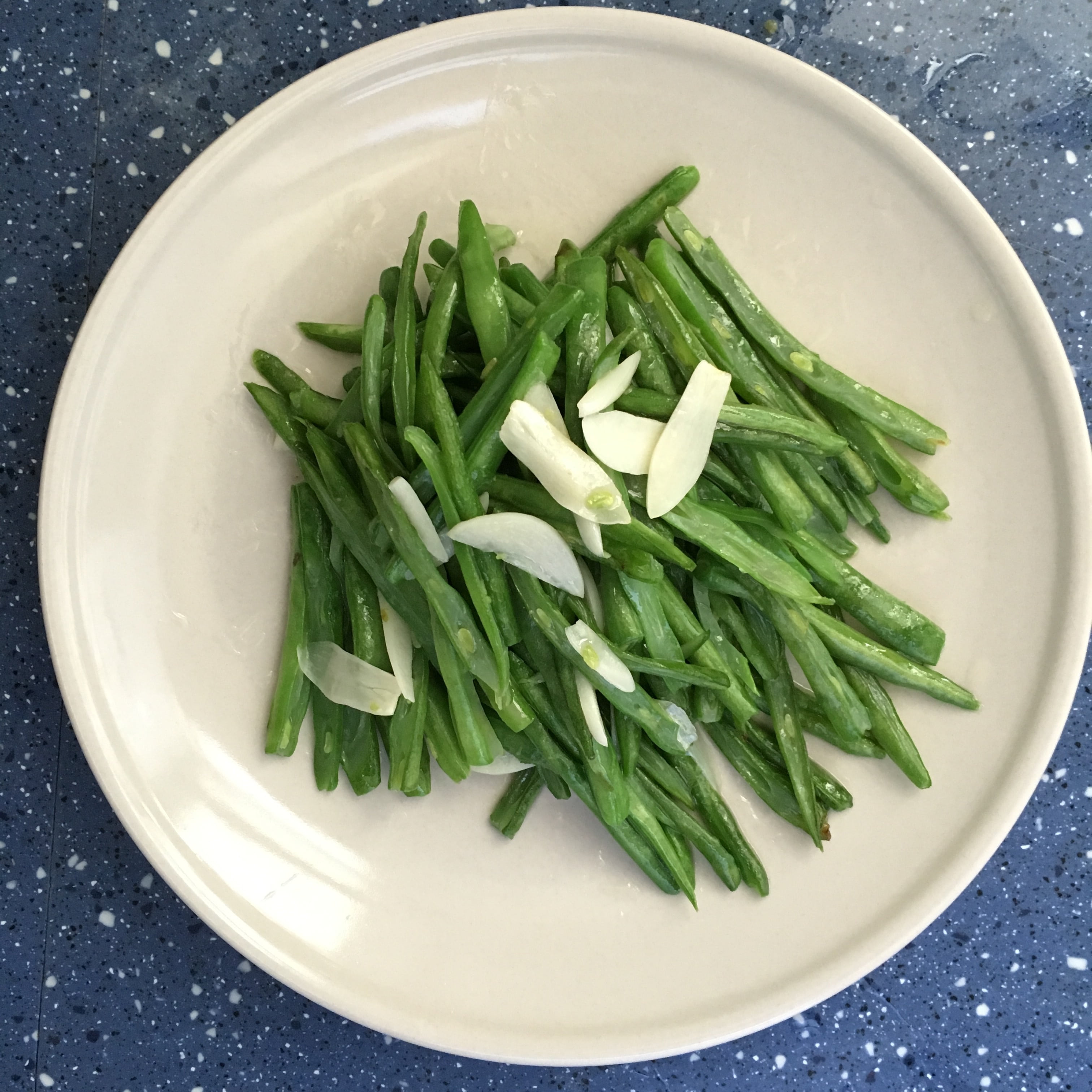 table, green bean, high angle view, 2K, plate, catering, pigment, green color, wellbeing, bean, food, ready-to-eat, garlic, still life, sauted french beans, Phone HD Wallpaper