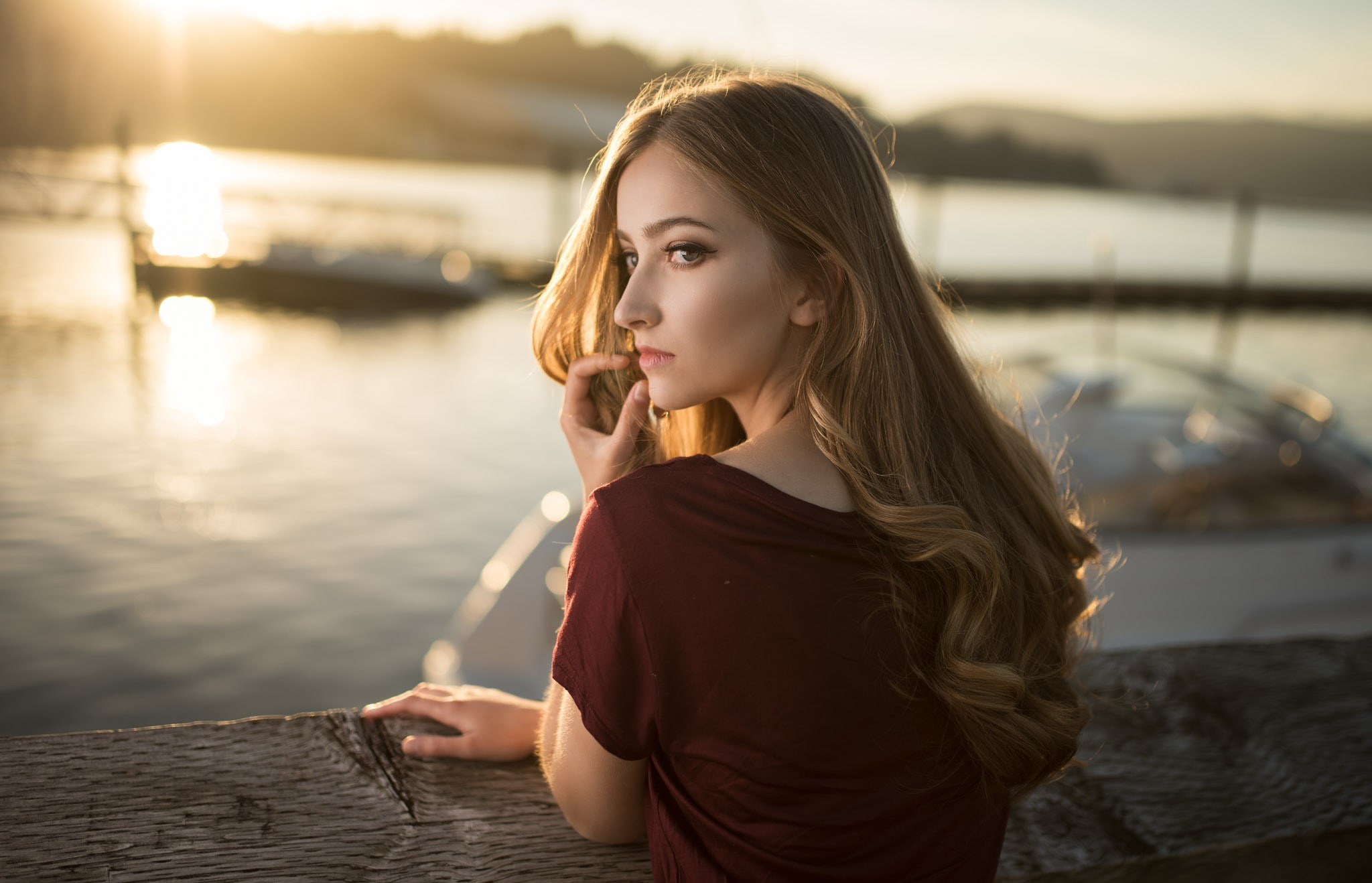 Mika Deneige, long hair, face, women, sea, 1080P, sunlight, looking away, boat, wavy hair, depth of field, water, Kyle Cong, women outdoors, sunset, blonde, HD Wallpaper