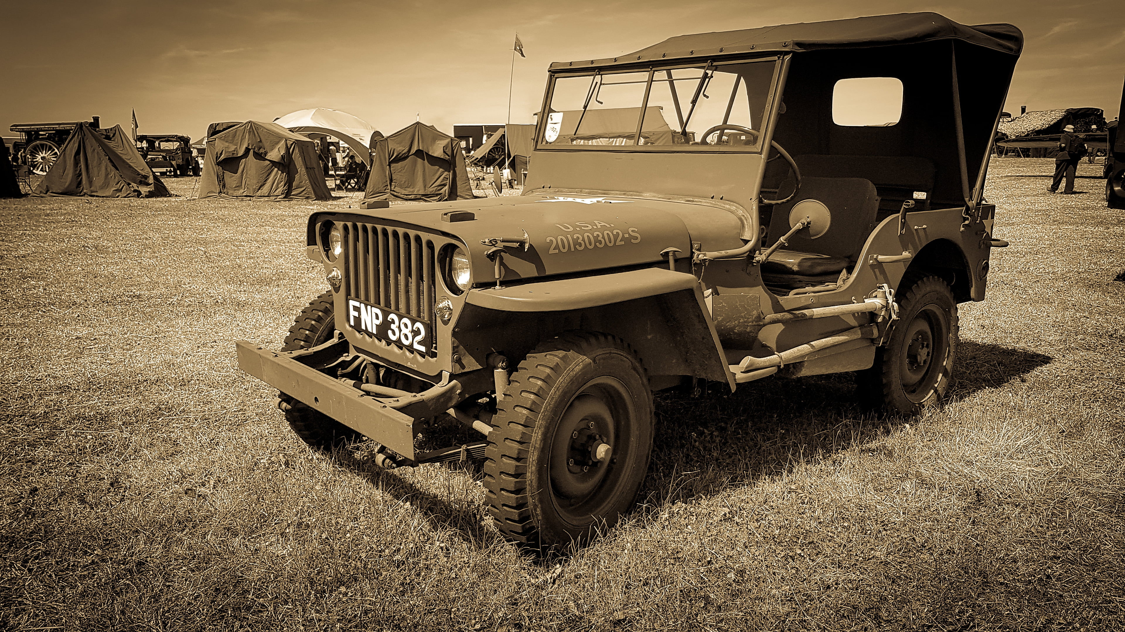 off-road vehicle, motor vehicle, transportation, travel, sky, 4K, land, commercial land vehicle, architecture, no people, retro styled, stationary, 4x4, HD Wallpaper