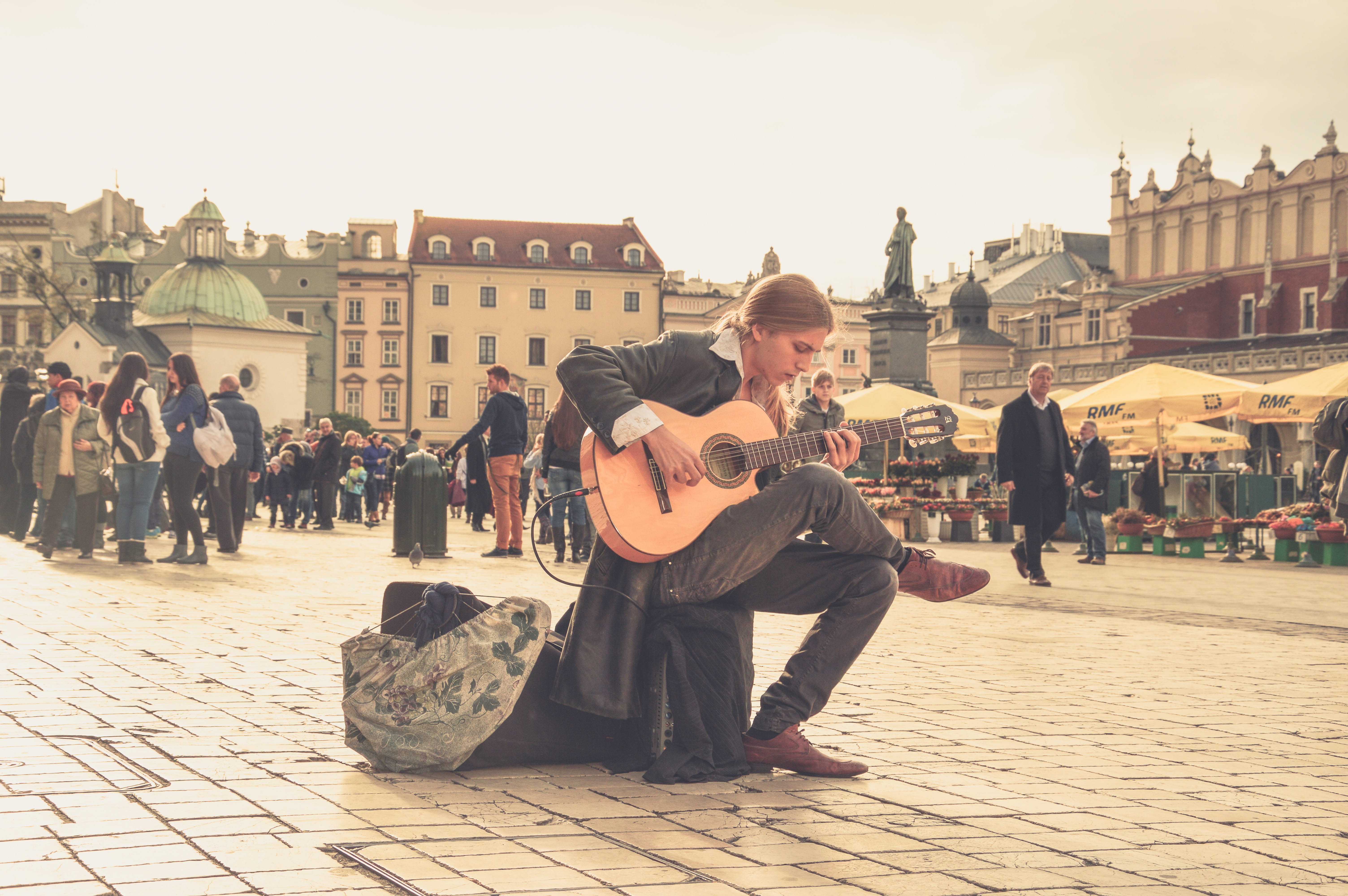 street, caucasian Ethnicity, arts culture and entertainment, artist, Street Musician, Man, incidental people, men, europe, young adult, plucking an instrument, HD Wallpaper