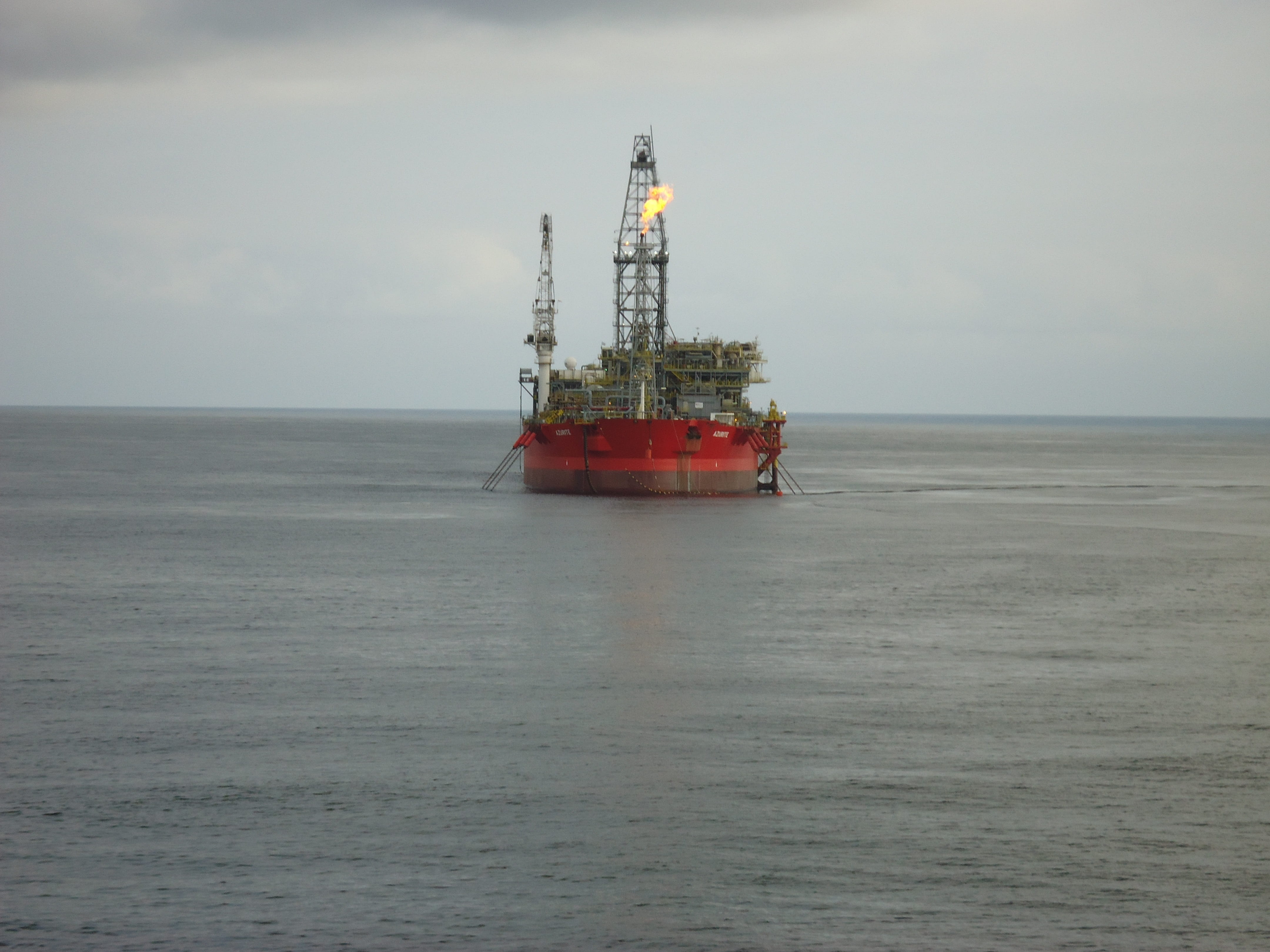 sky, mothership, no people, sea, horizon over water, scenics - nature, nature, day, 4K, oil, industry, horizon, outdoors, oil industry, transportation, HD Wallpaper