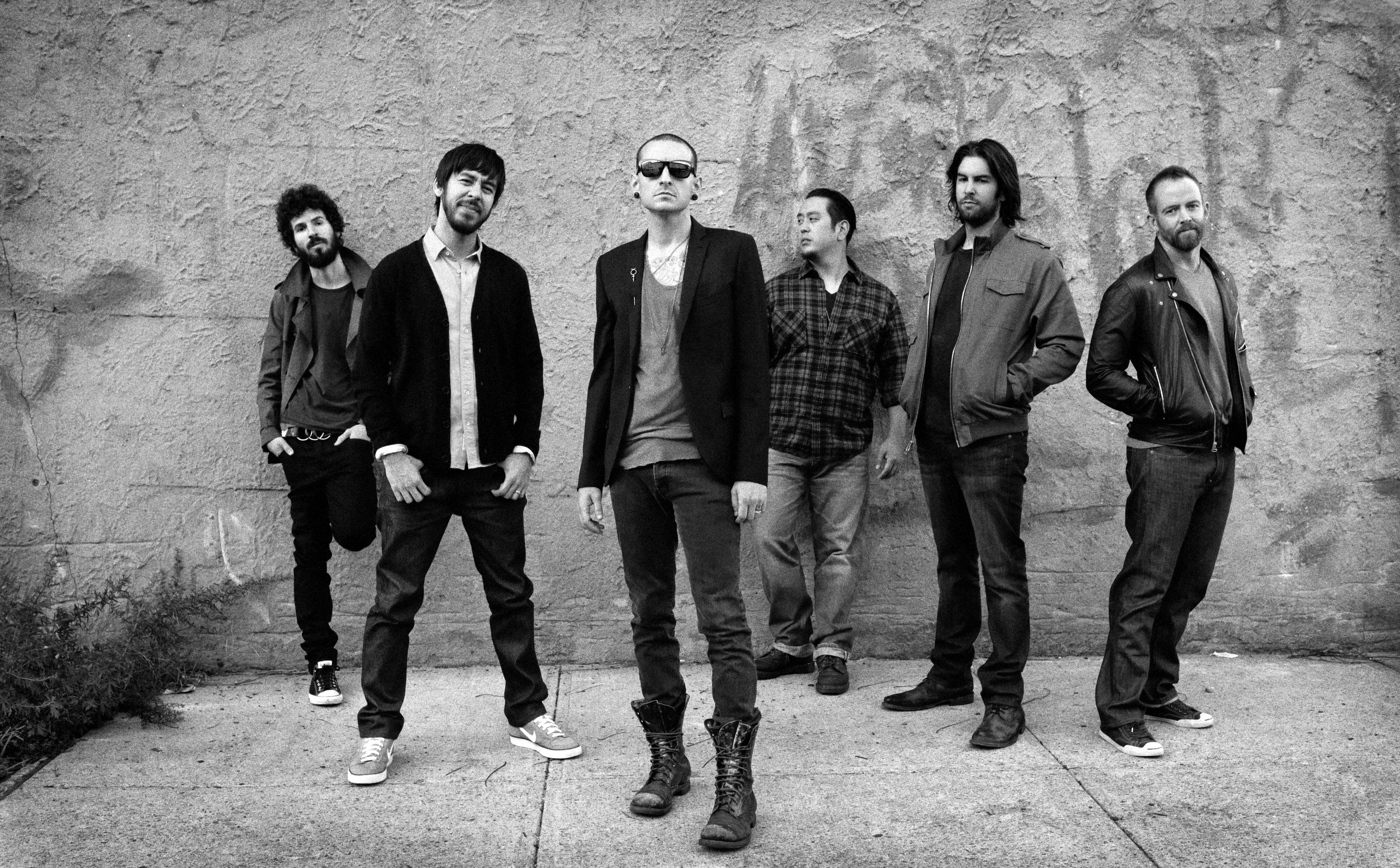 side by side, looking at camera, portrait, clothing, friendship, men, jeans, adult, group of people, band, standing, Black, people, togetherness, day, casual clothing, HD Wallpaper