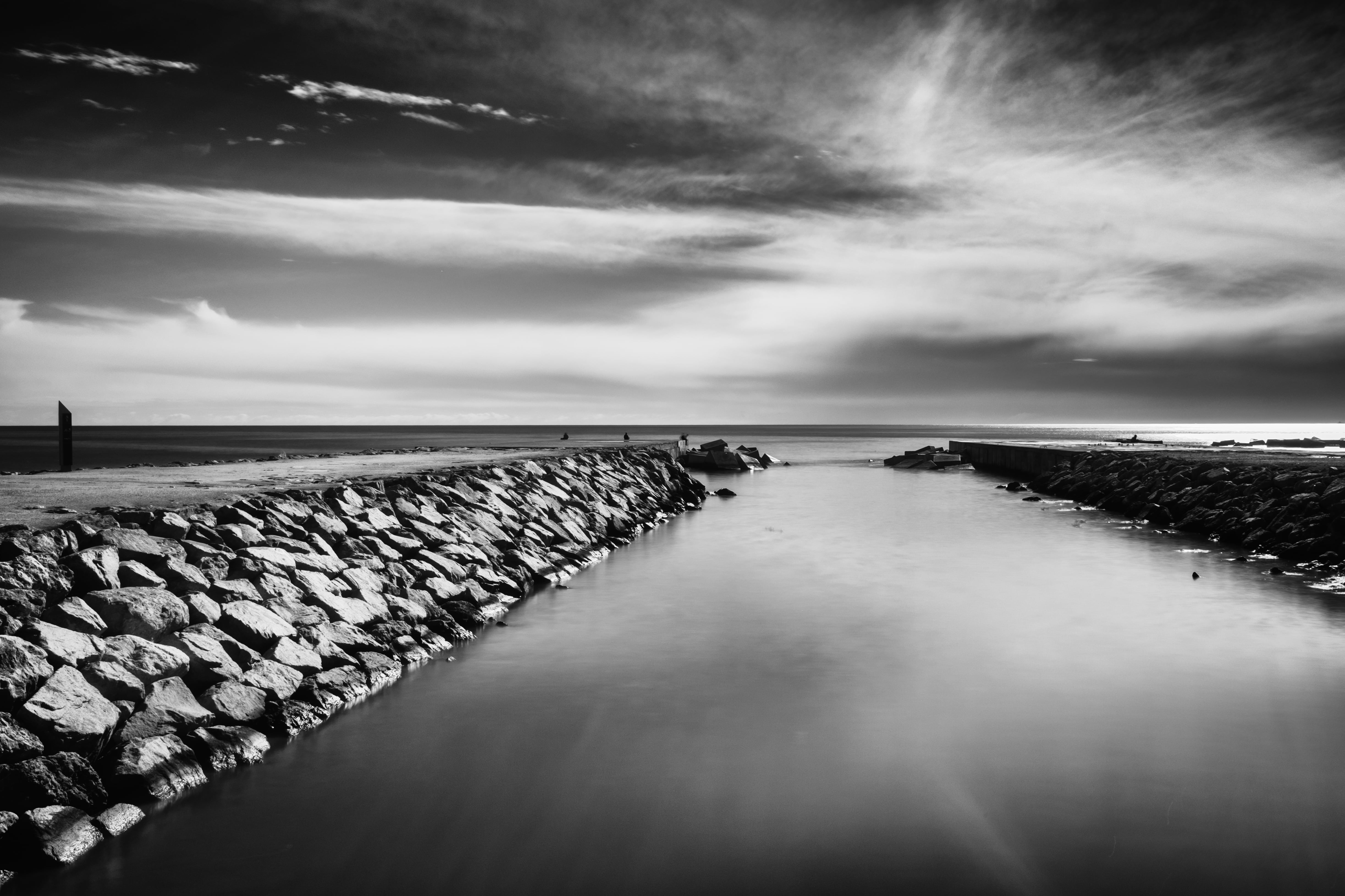 nature, long exposure, landscape, 4K, black, blackandwhite, no People, photography, sea, Barcelona, ES, Catalunya, white body, beach, monochrome, cloud - Sky, HD Wallpaper