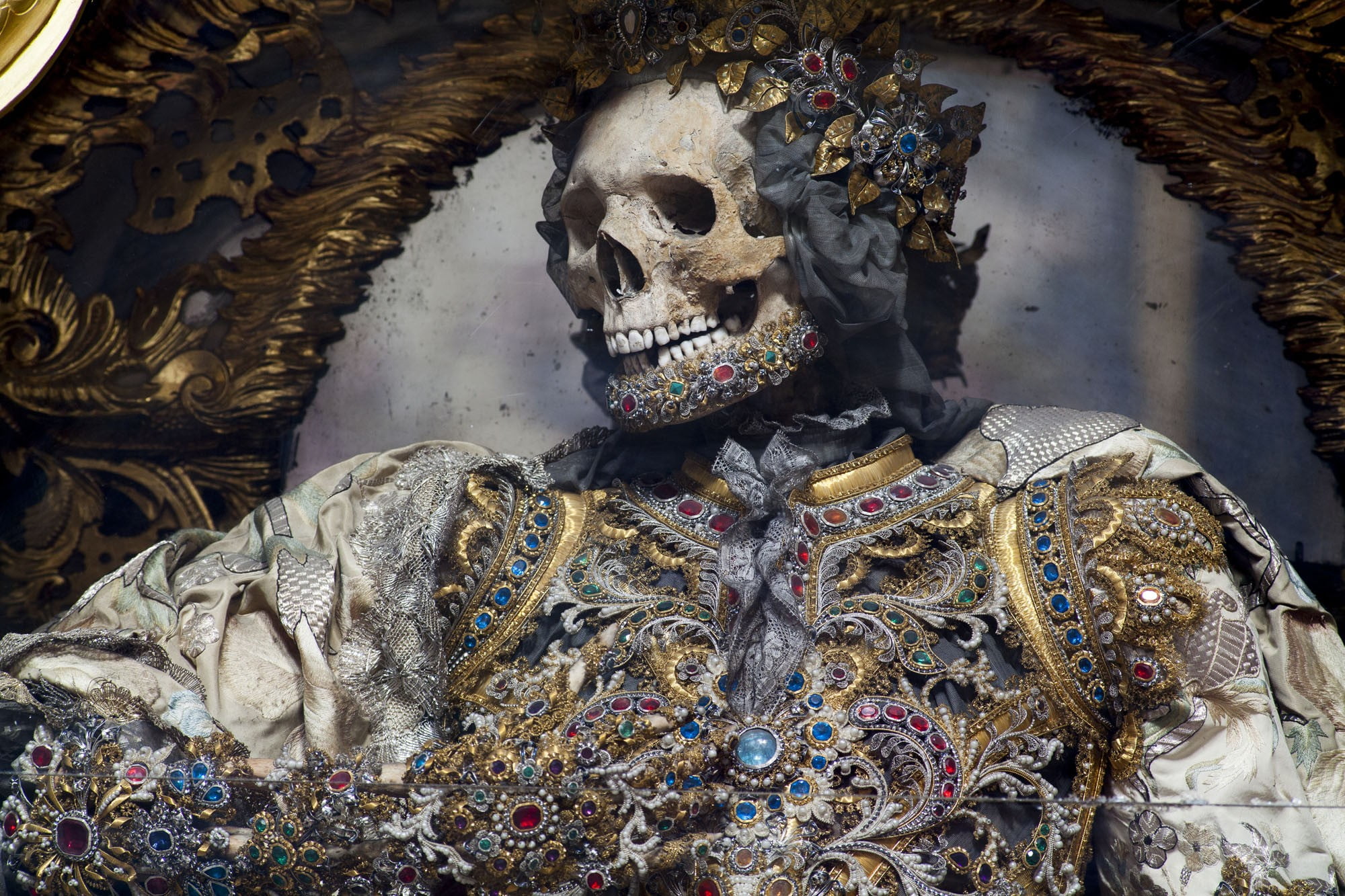 skeleton, creativity, venetian mask, architecture, disguise, wearing, dead, carnival - celebration event, mask, built structure, costume, art and craft, HD Wallpaper