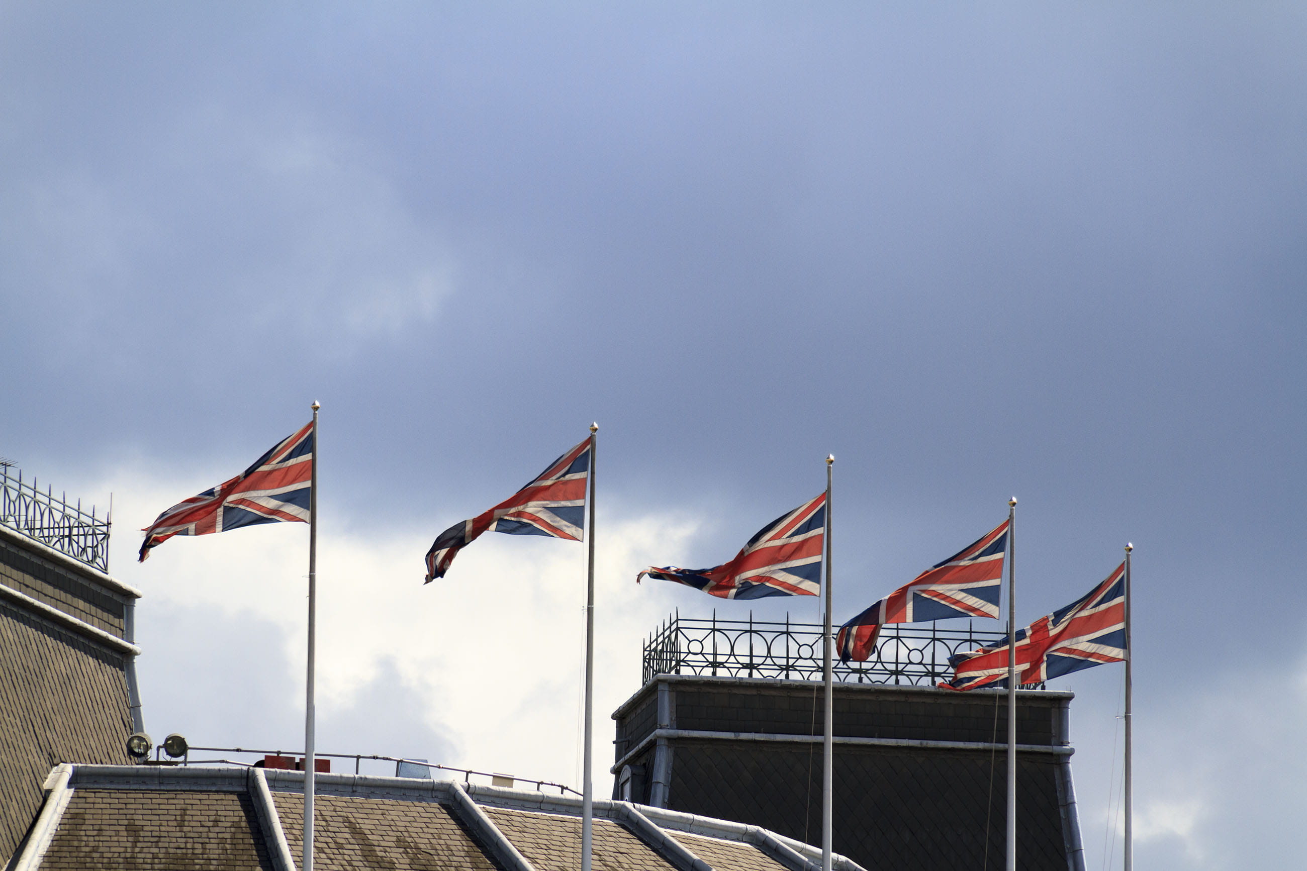 fluttering, windy, nation, flapping, outdoors, red, breeze, britain, royal, city, flying, nationality, building exterior, symbolic, cloud - sky, no people, HD Wallpaper