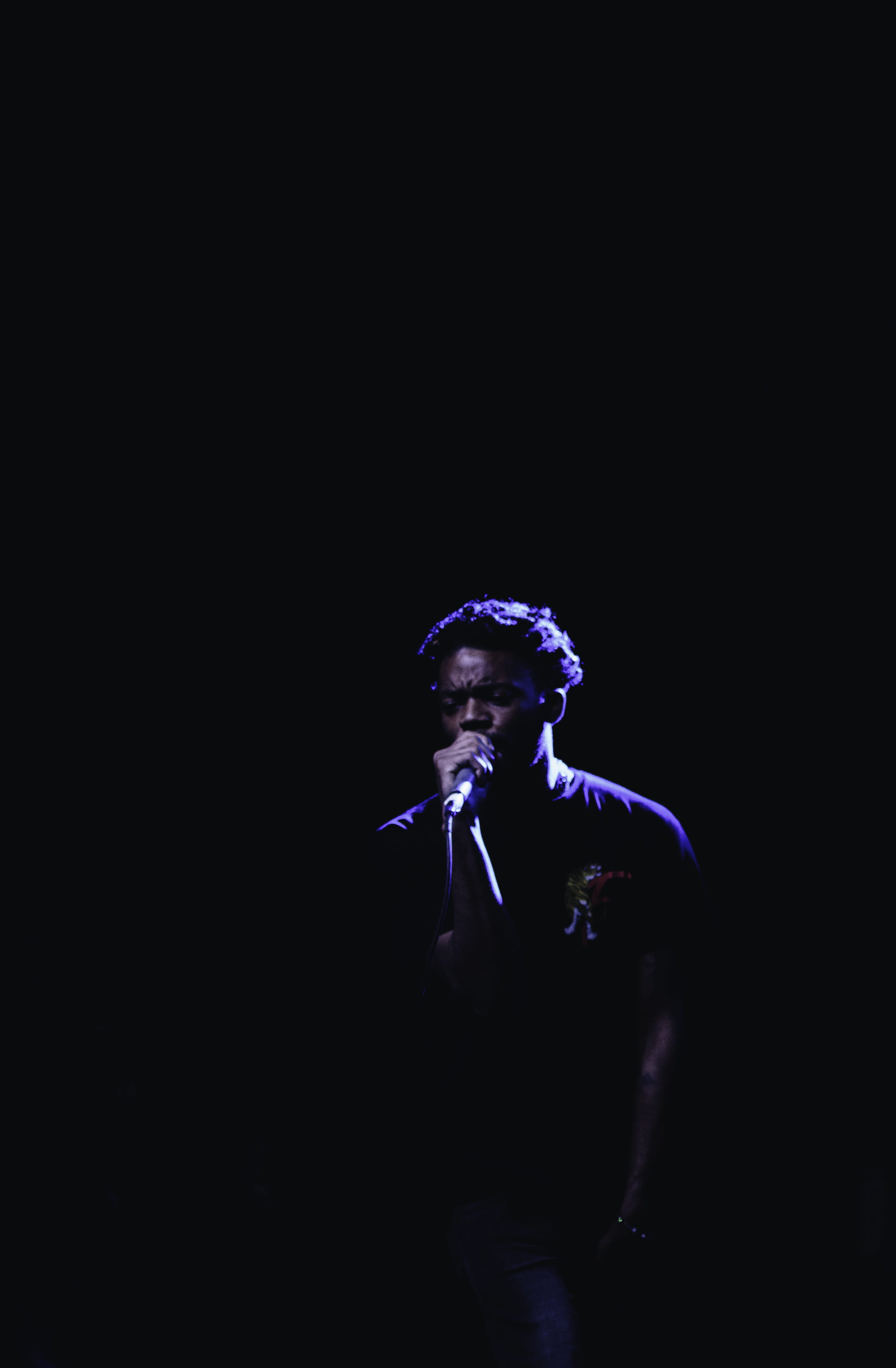 cut out, indoors, concert, singer, atlanta, standing, young adult, united states, rapper, black, lifestyles, young men, light - natural phenomenon, rap, Phone HD Wallpaper