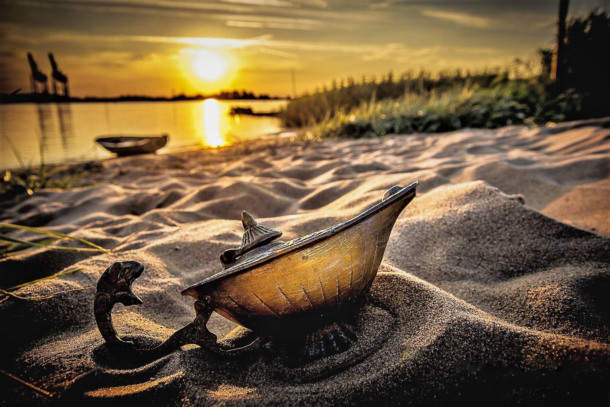 sunlight, white, beach sand, sauce boat, sky, nautical vessel, 1080P, daytime, outdoors, rowboat, sea, sand, no people, tranquil scene, shallow, land, HD Wallpaper