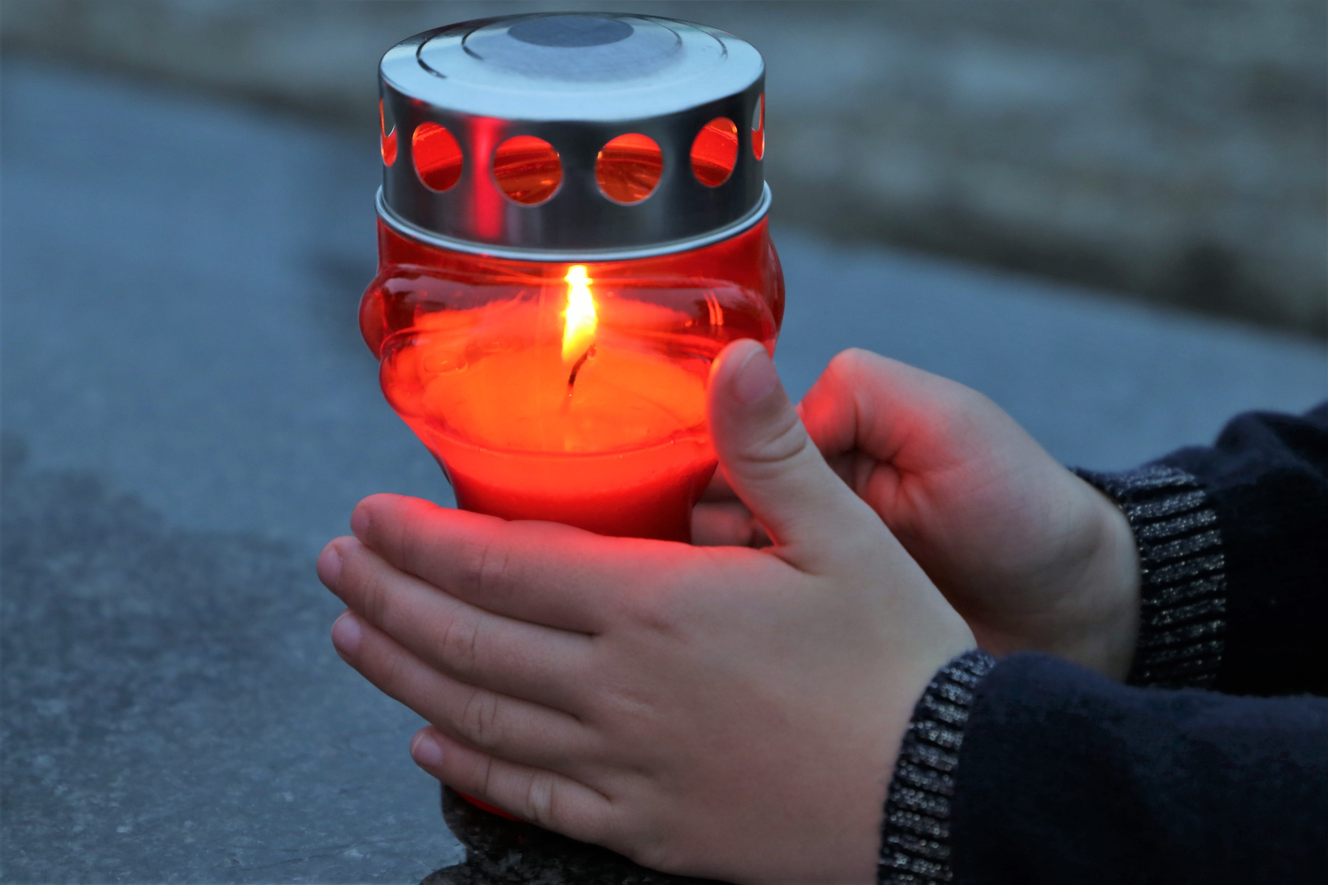 left alone, traumatic, focus on foreground, sadness, mourning, glowing, candle, cemetery, 5K, hand, human hand, real people, remembering, nature, holding, HD Wallpaper