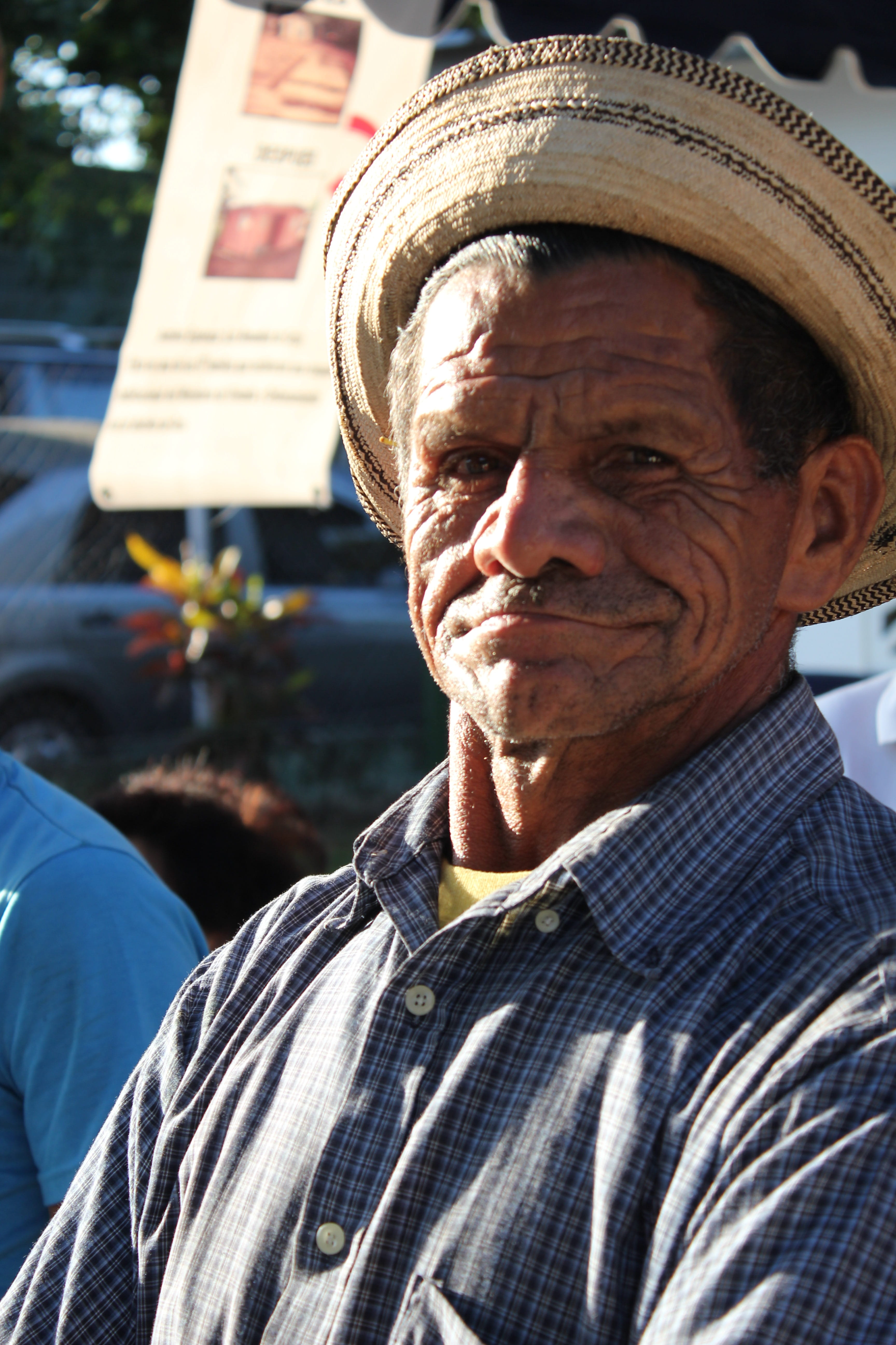 real people, wrinkled, mature men, peasant, hat, one person, contemplation, sympathy, men, Smile, senior adult, headshot, day, lifestyles, adult, 5K, focus on foreground, Phone HD Wallpaper
