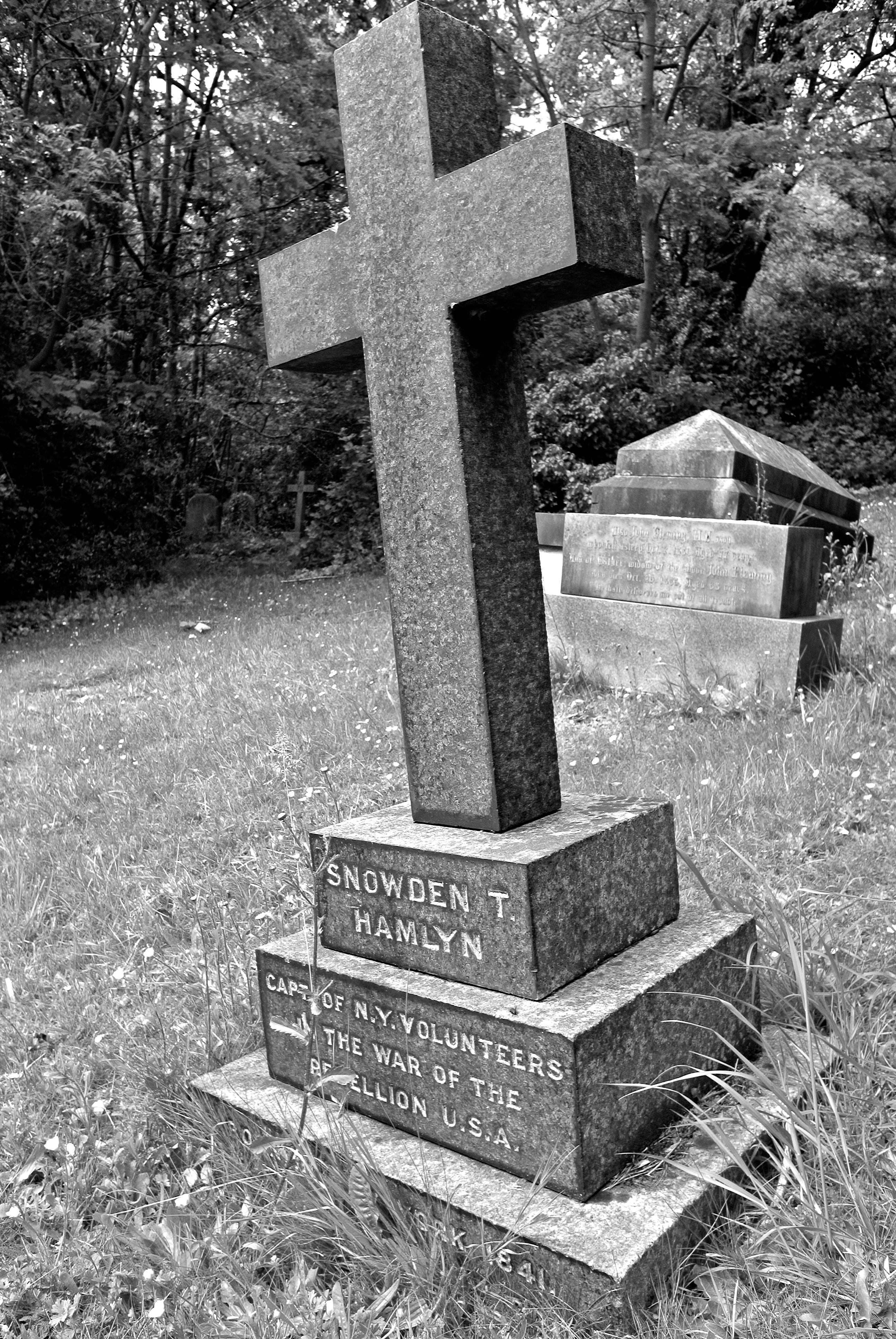 hallows, dark, christianity, history, plant, nature, tomb, belief, tree, england, religious, sad, Burial, halloween, europe, ghostly, headstone, mystery, Phone HD Wallpaper
