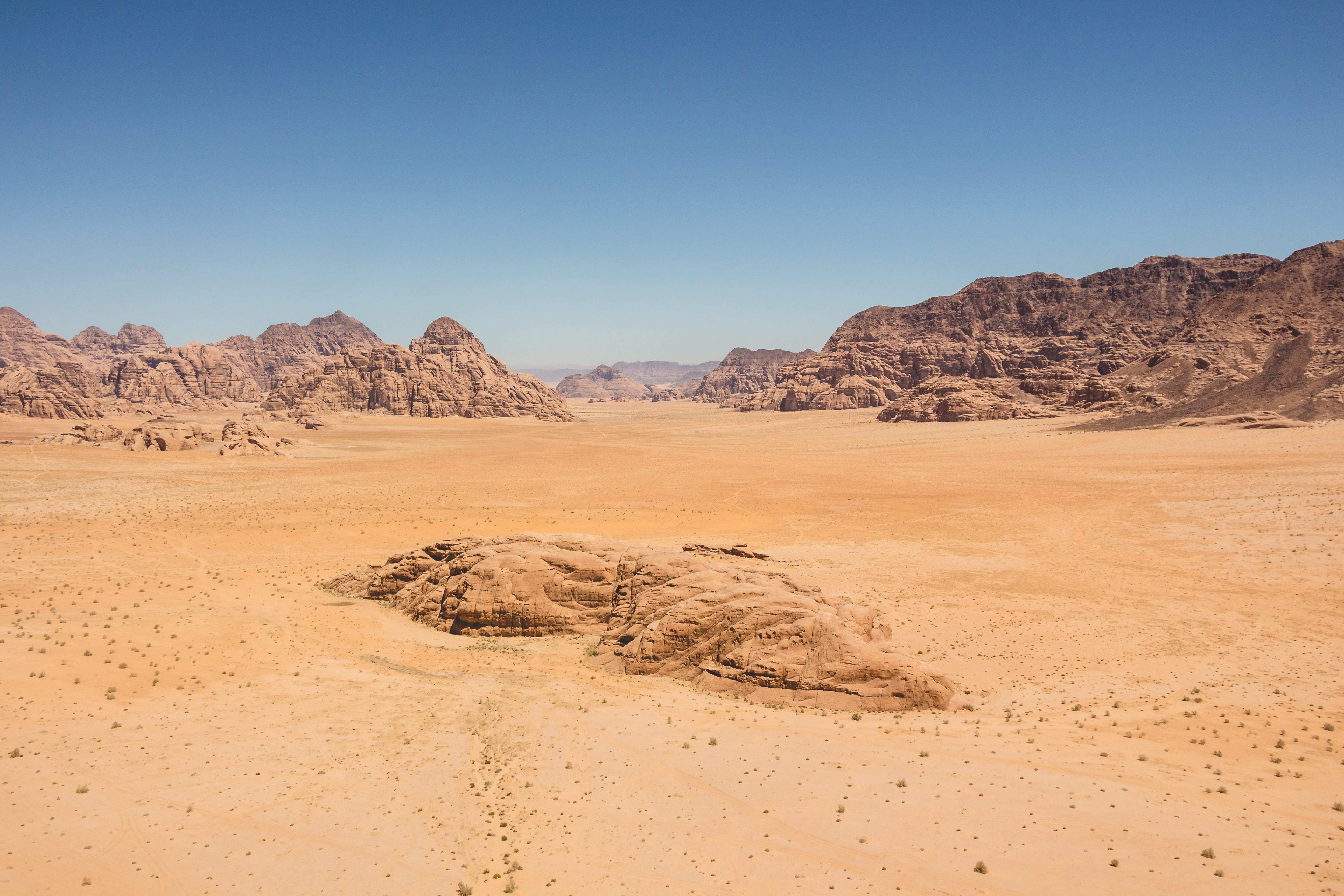 dune, no people, desert, sunny, beauty in nature, outdoors, climate, tranquility, tranquil scene, arid climate, rocky, 5K, scenics - nature, land, day, HD Wallpaper