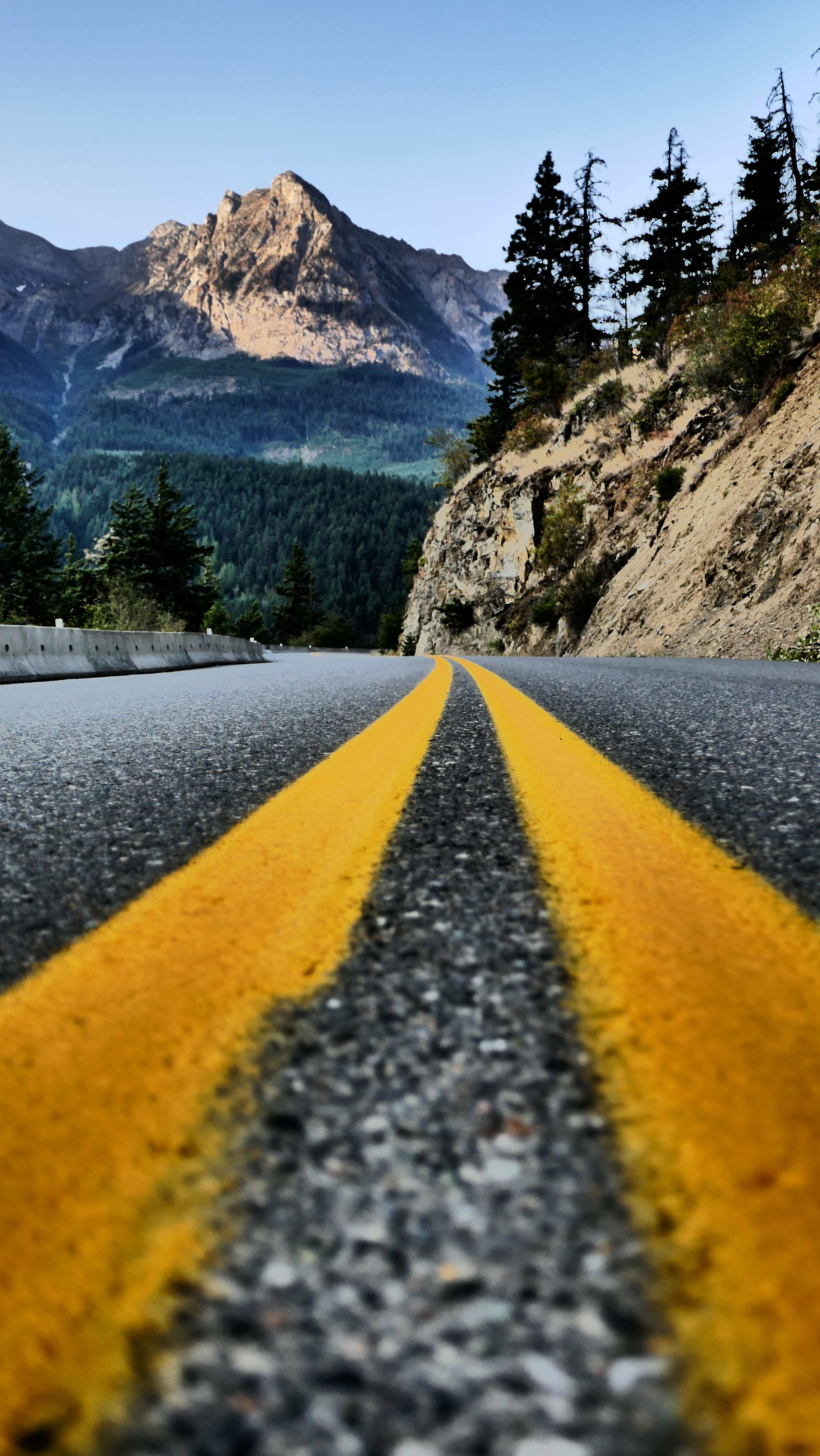 nature, beauty in nature, double yellow line, transportation, mountain range, outdoors, scenics - nature, plant, no people, road marking, long, surface level, Phone HD Wallpaper