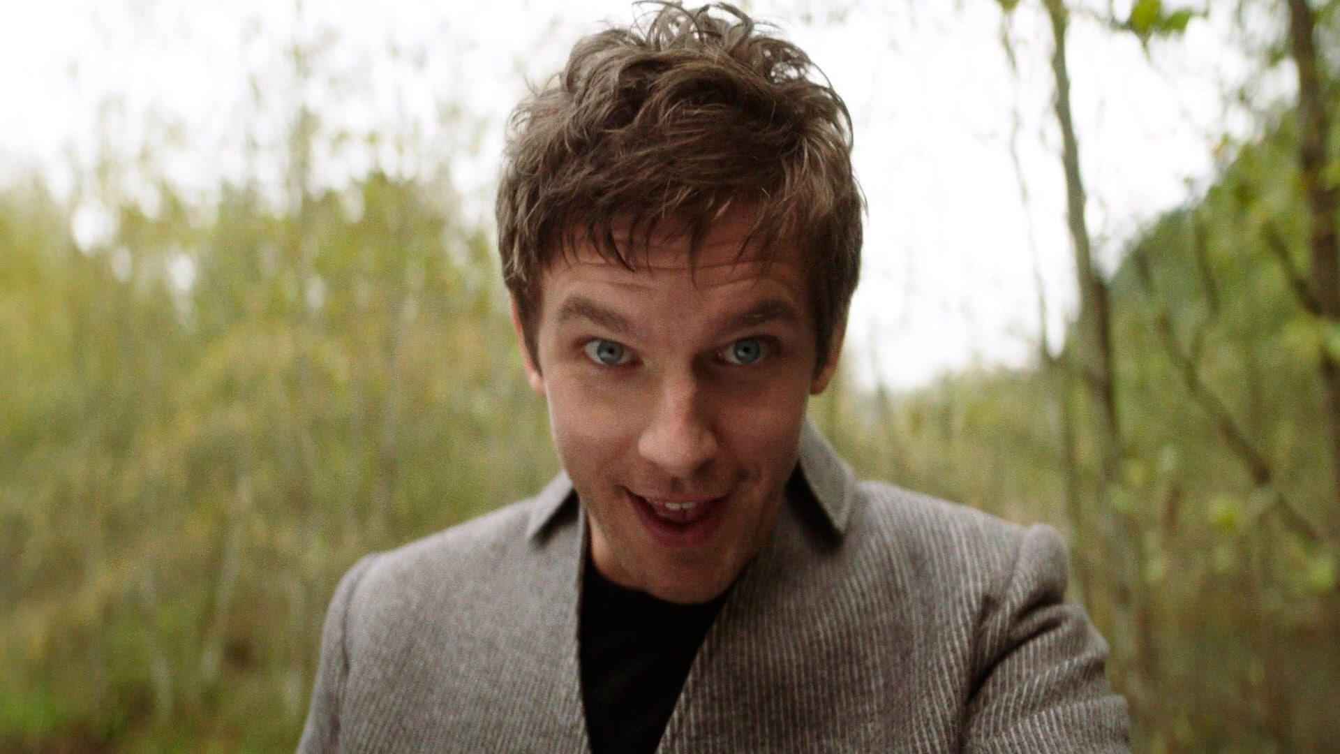 portrait, Dan Stevens, men, plant, 1080P, front view, mouth open, emotion, Legion FX, outdoors, headshot, day, one person, adult, celebrity, real people, HD Wallpaper