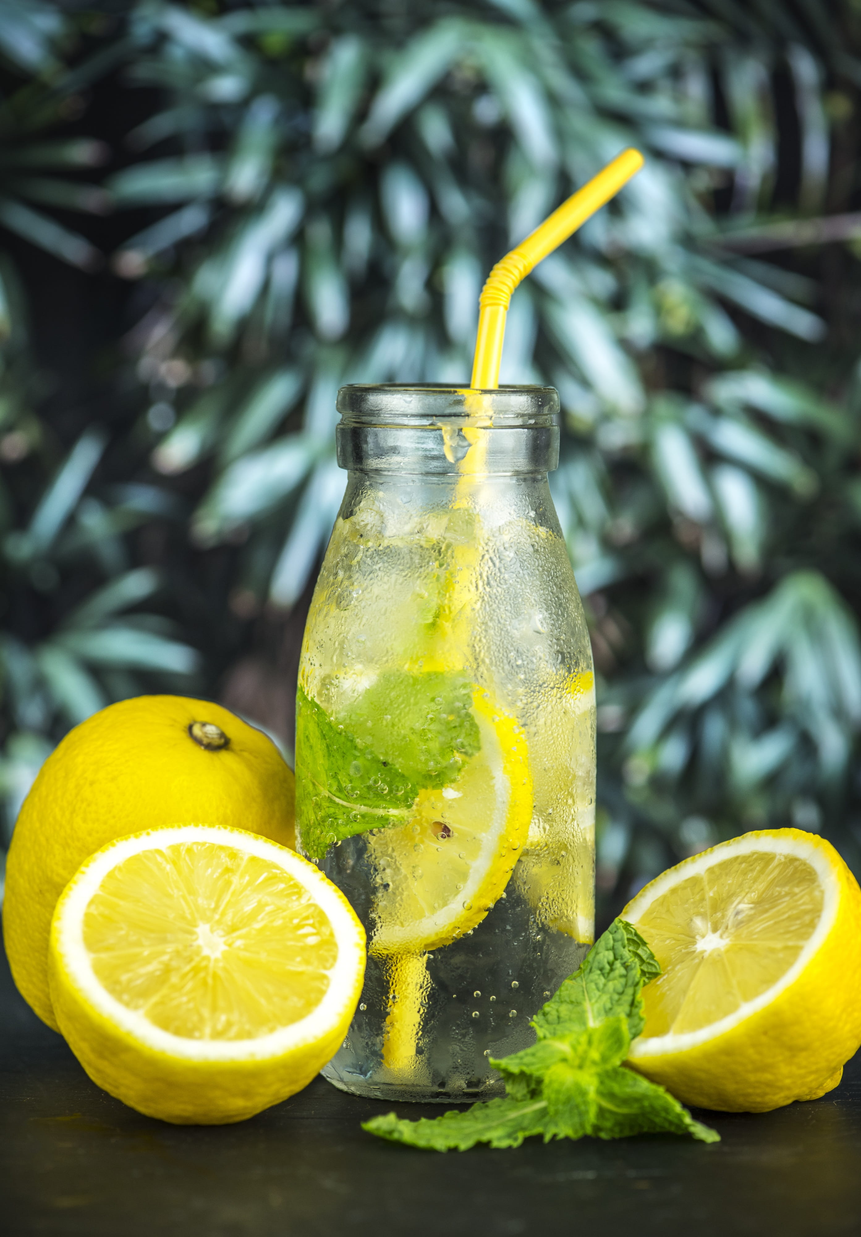 cocktail, focus on foreground, juice, fruit infused water, healthy, beverage, refreshment, food, hydrated, drinking straw, food photography, ingredients, Phone HD Wallpaper