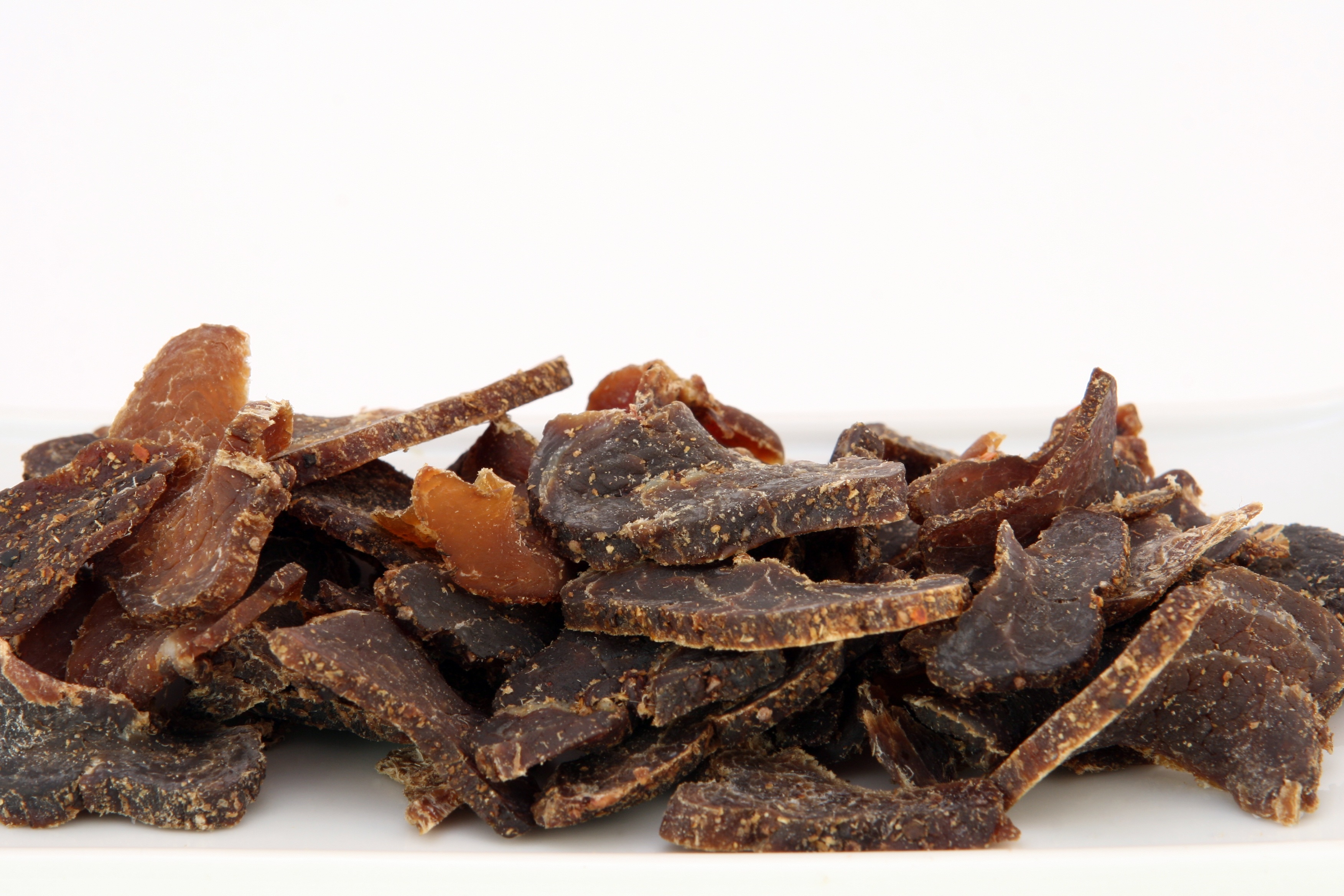 indulgence, biltong, copy space, beef, studio shot, cured, chocolate, protein, nourishing, nutrition, droewors, white, boerewors, dried food, 2K, delicious, HD Wallpaper