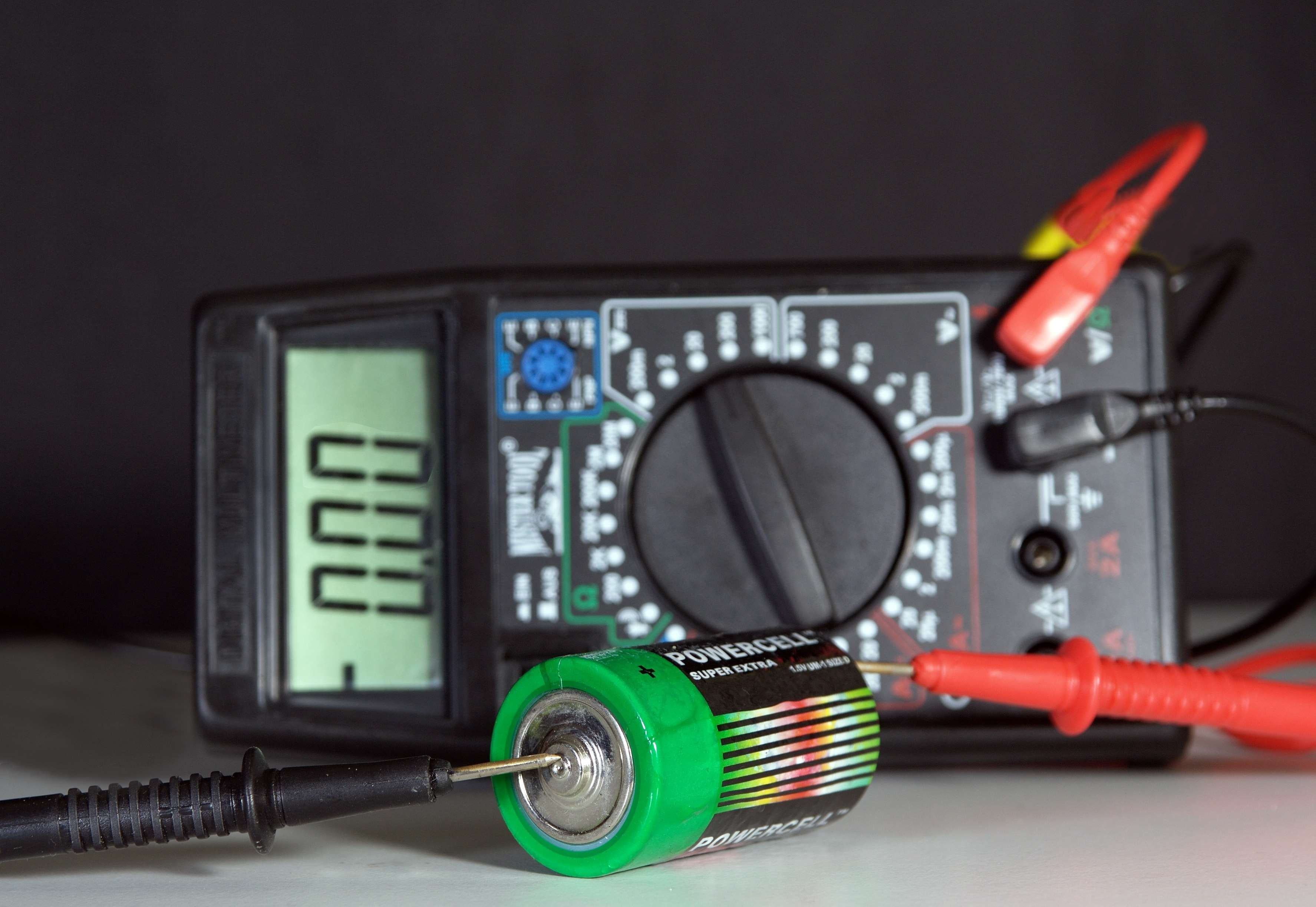 current, industry, technology, electrical equipment, no people, indoors, computer, studio shot, red, black, computer equipment, focus on foreground, battery, HD Wallpaper