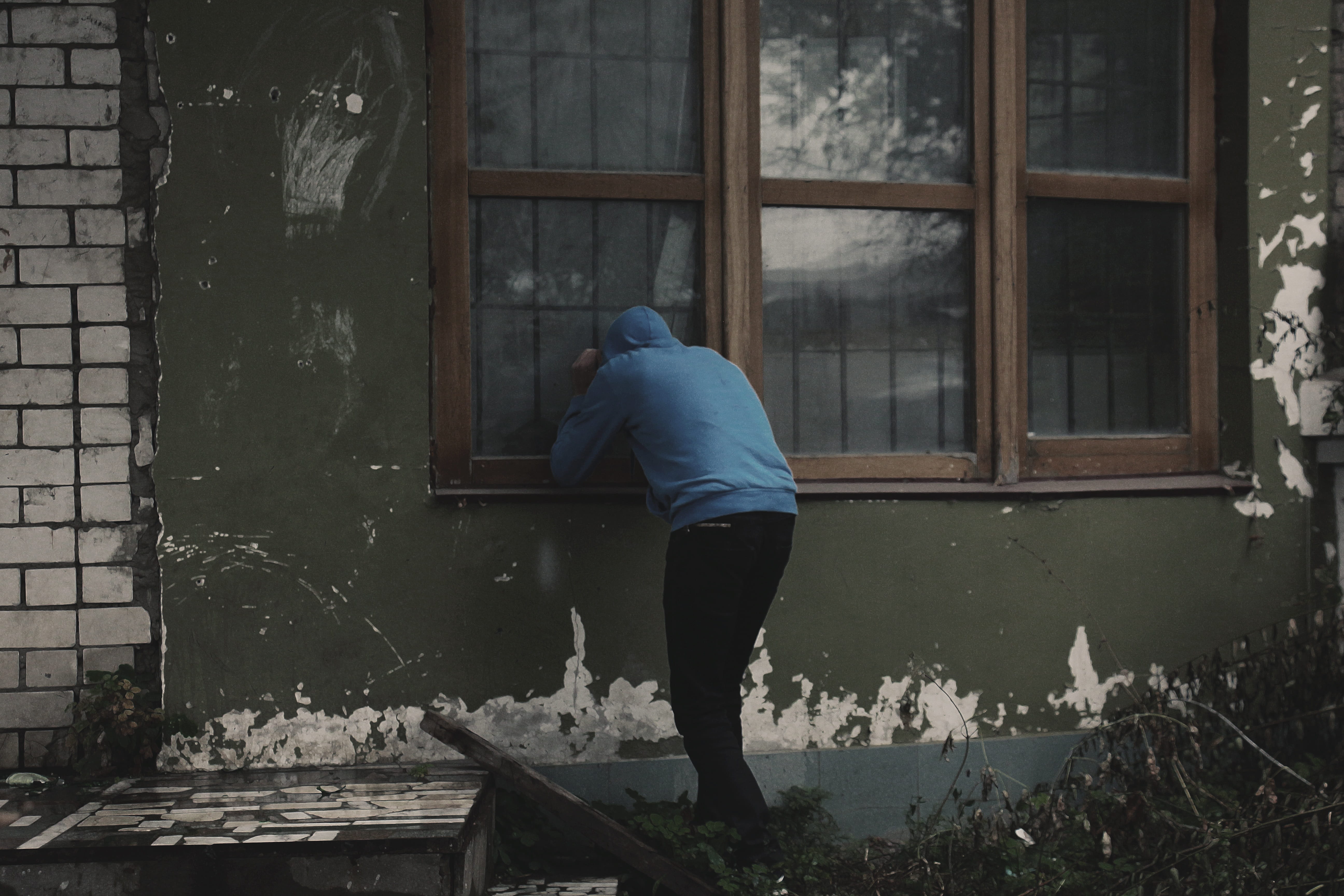 rear view, devastation, outdoors, women, one Person, architecture, nature, females, alcoholic, 5K, abandoned, healthy Lifestyle, wearing, sport, real people, HD Wallpaper