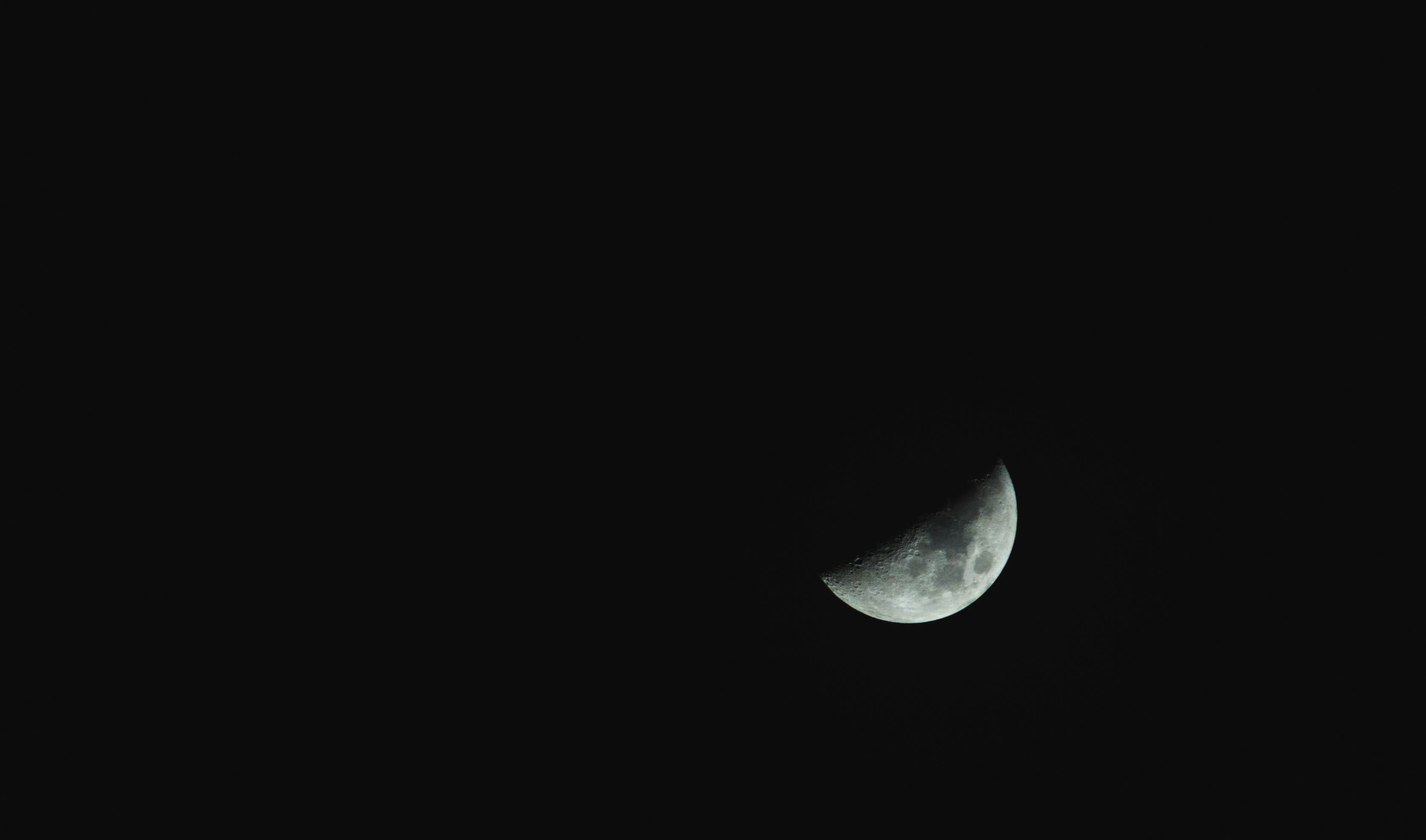 rock, moon surface, clear sky, crescent, copy space, 2K, scenics - nature, black, star, outdoors, evening, space, beauty in nature, planetary moon, photography, HD Wallpaper