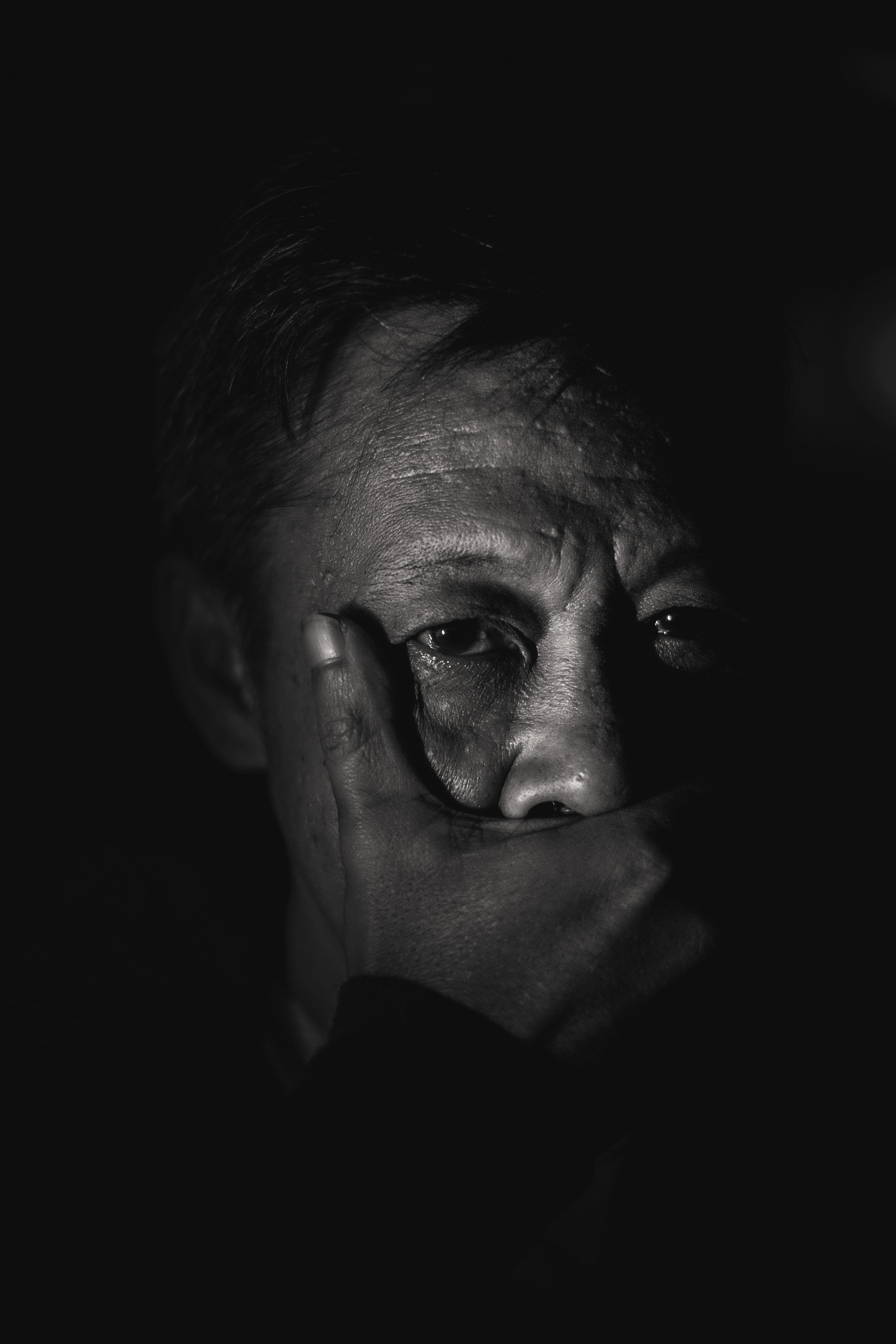 close-up, human body part, bandung, headshot, potrait, silence, black and white, studio shot, domestic room, character, indonesia, men, one person, front view, Phone HD Wallpaper