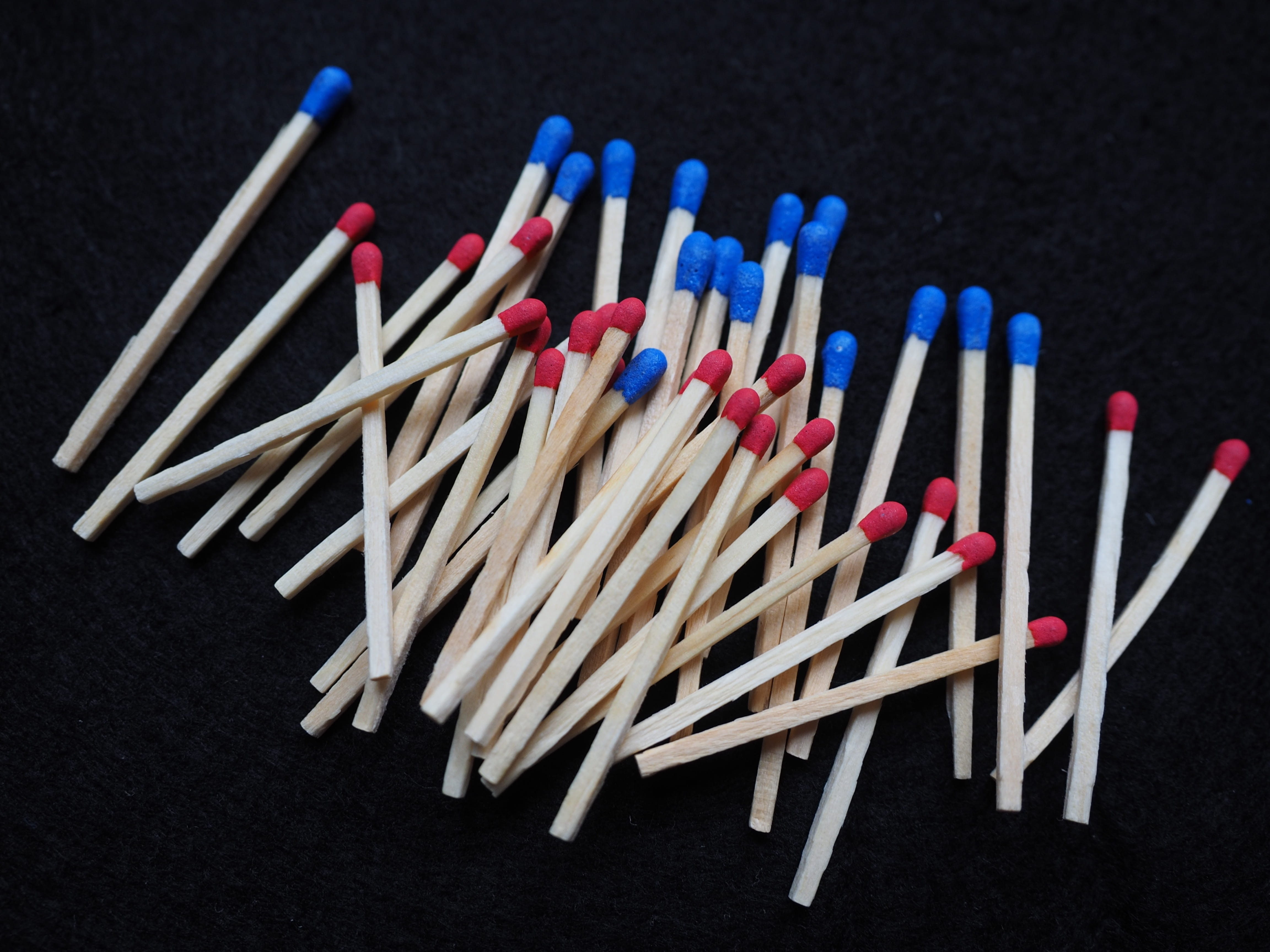 match - lighting equipment, studio shot, no People, black background, large group of objects, Sulfur, choice, match, order, variation, high angle view, HD Wallpaper