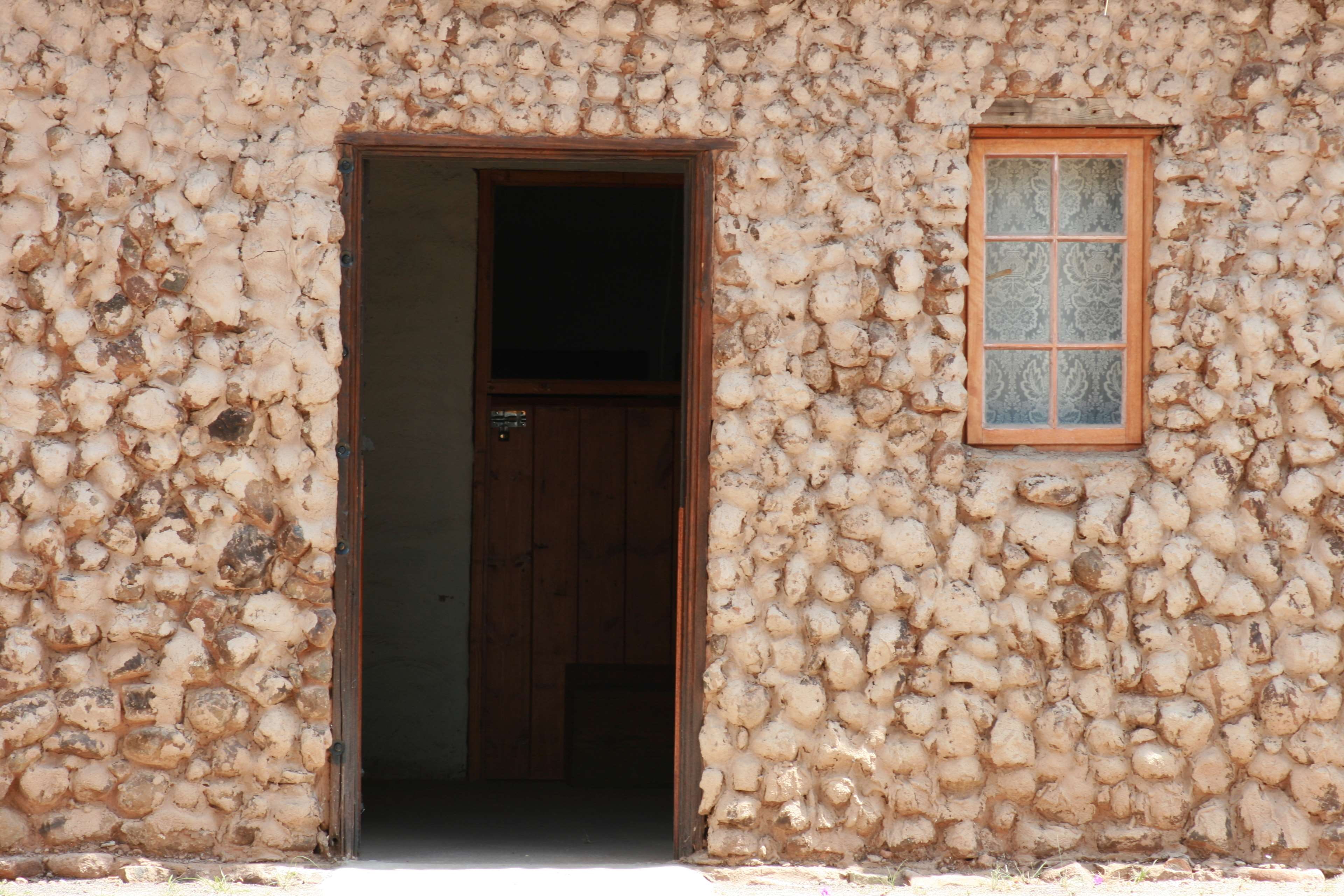 safety, entrance, window, wall, protection, kalahari, building, day, house, closed, pepple house, residential district, floral pattern, architecture, door, HD Wallpaper