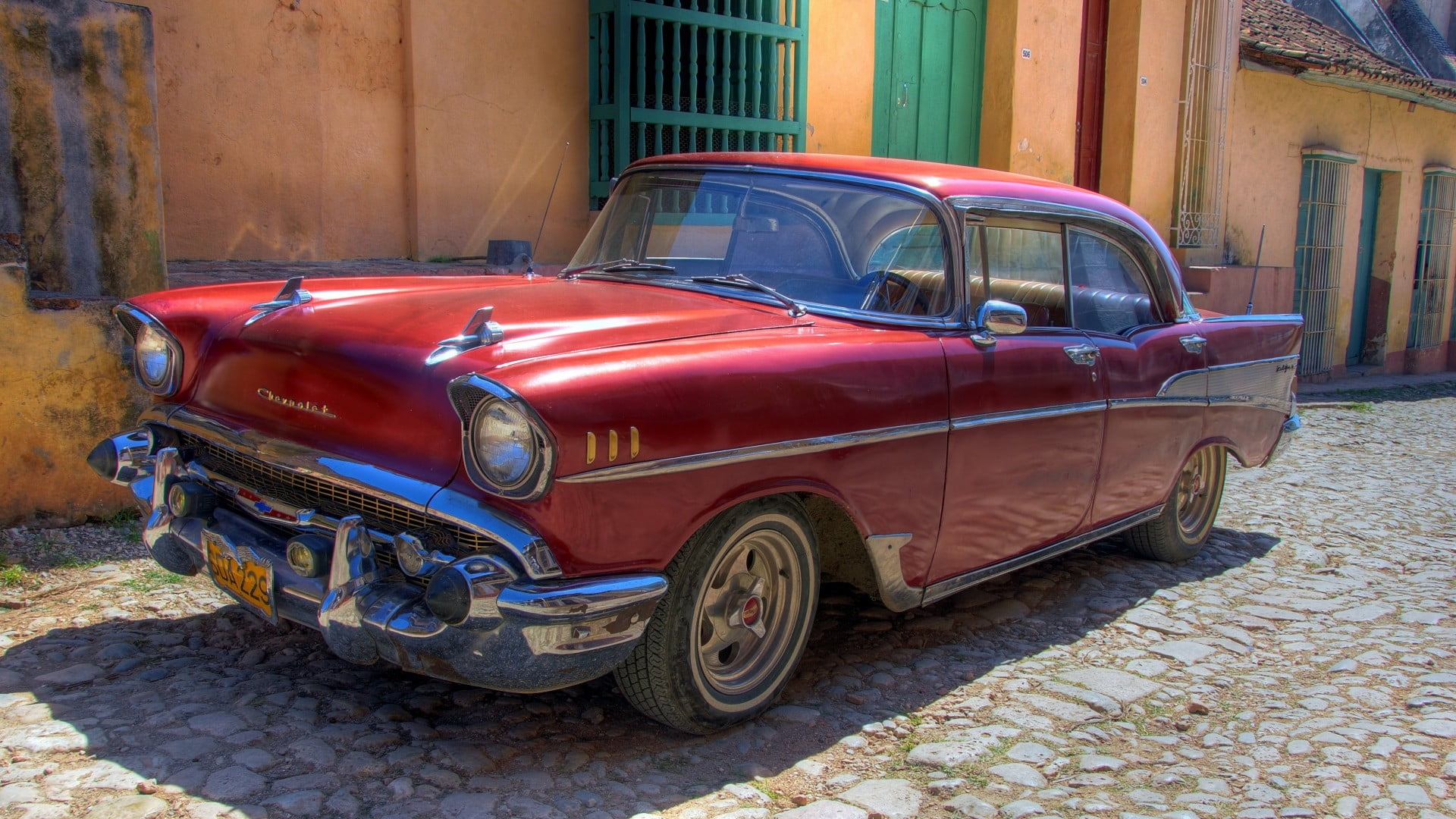 sedan, stationary, old, vintage car, building, 1080P, vintage, retro styled, architecture, 1957 Chevrolet Bel Air, land vehicle, Chevrolet, red, built structure, HD Wallpaper
