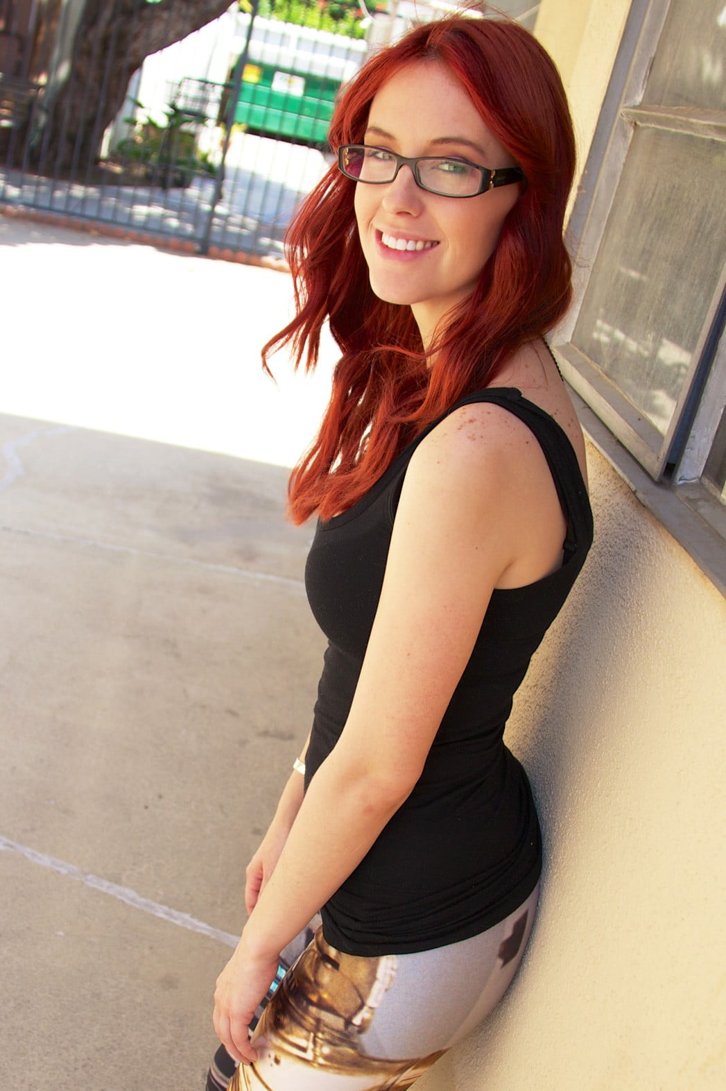 casual clothing, adult, eyeglasses, fashion, tank, lifestyles, one person, top, redhead, smiling, young adult, s, black, Meg Turney, hairstyle, happiness, Phone HD Wallpaper