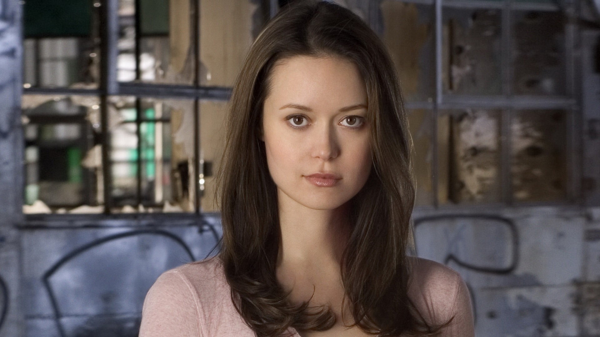 front view, serious, looking at camera, portrait, real people, confidence, contemplation, young women, Summer Glau, young adult, 1080P, headshot, adult, HD Wallpaper