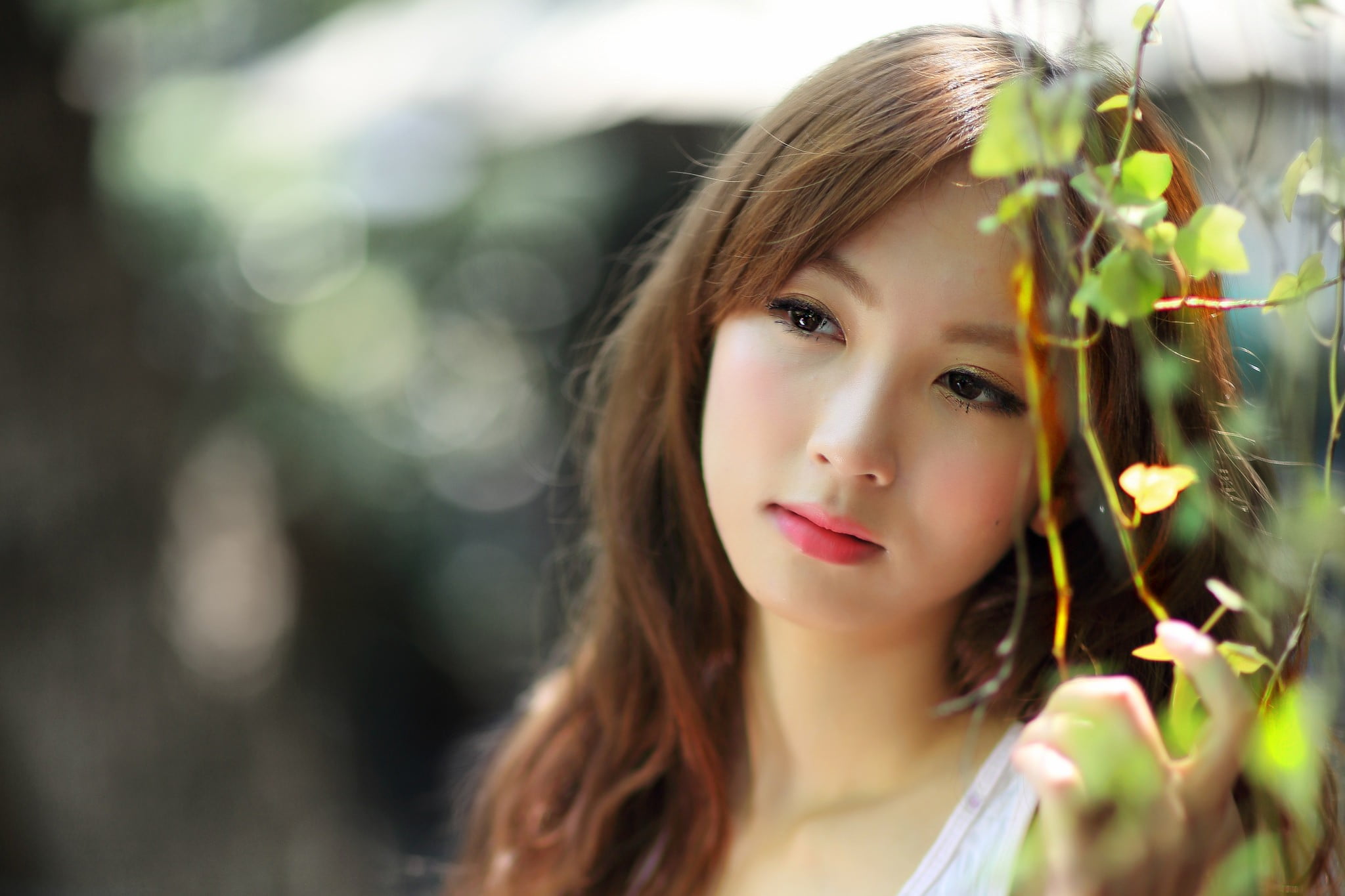 outdoors, portrait, looking, brown hair, day, selective focus, childhood, beautiful woman, nature, innocence, girls, headshot, 1080P, one person, Asian, HD Wallpaper