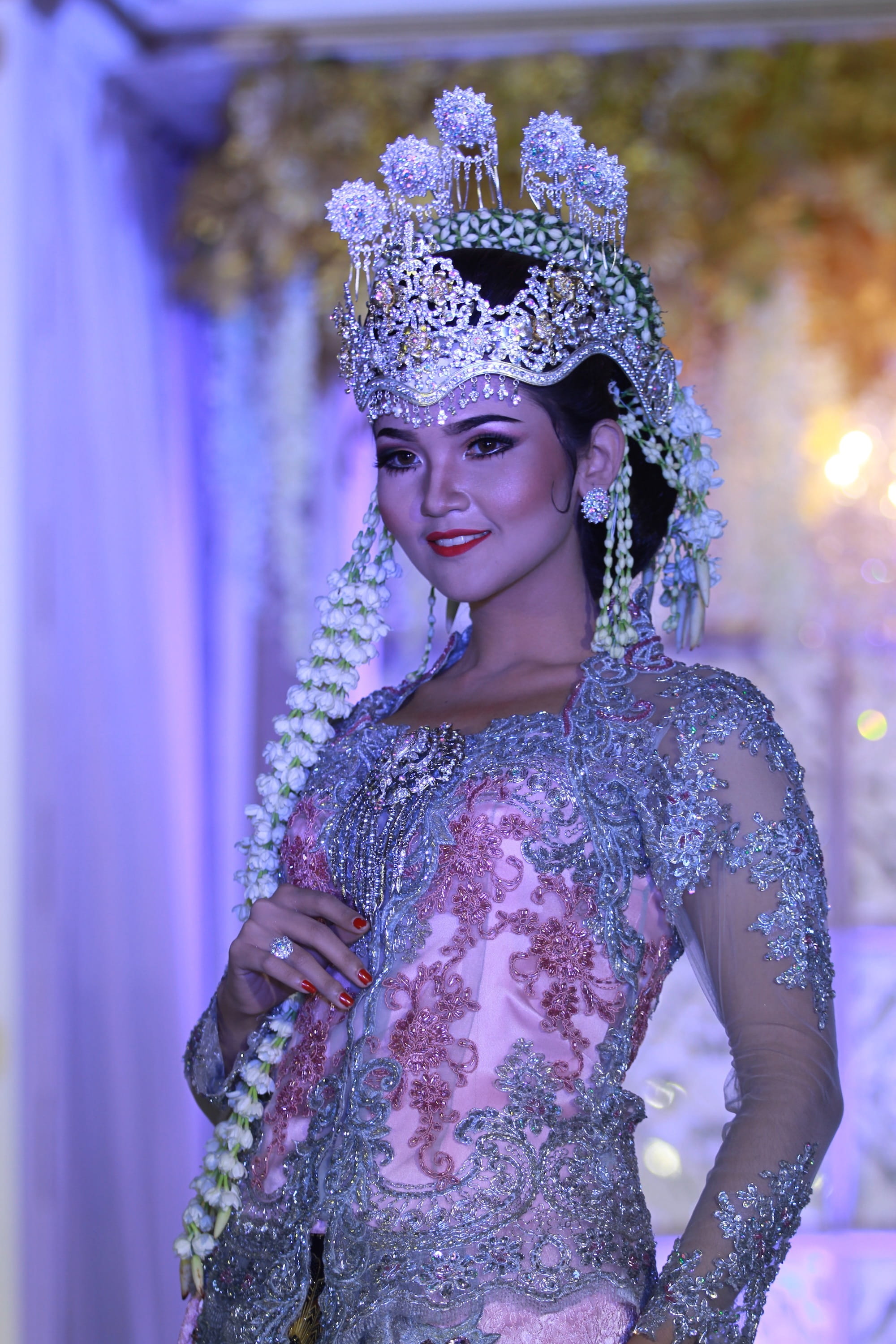 happiness, beauty, indonesia, lifestyles, celebration, wedding, romantic, portrait, 2K, tourism, girl, java, people, young women, male, indonesian, leisure activity, Phone HD Wallpaper