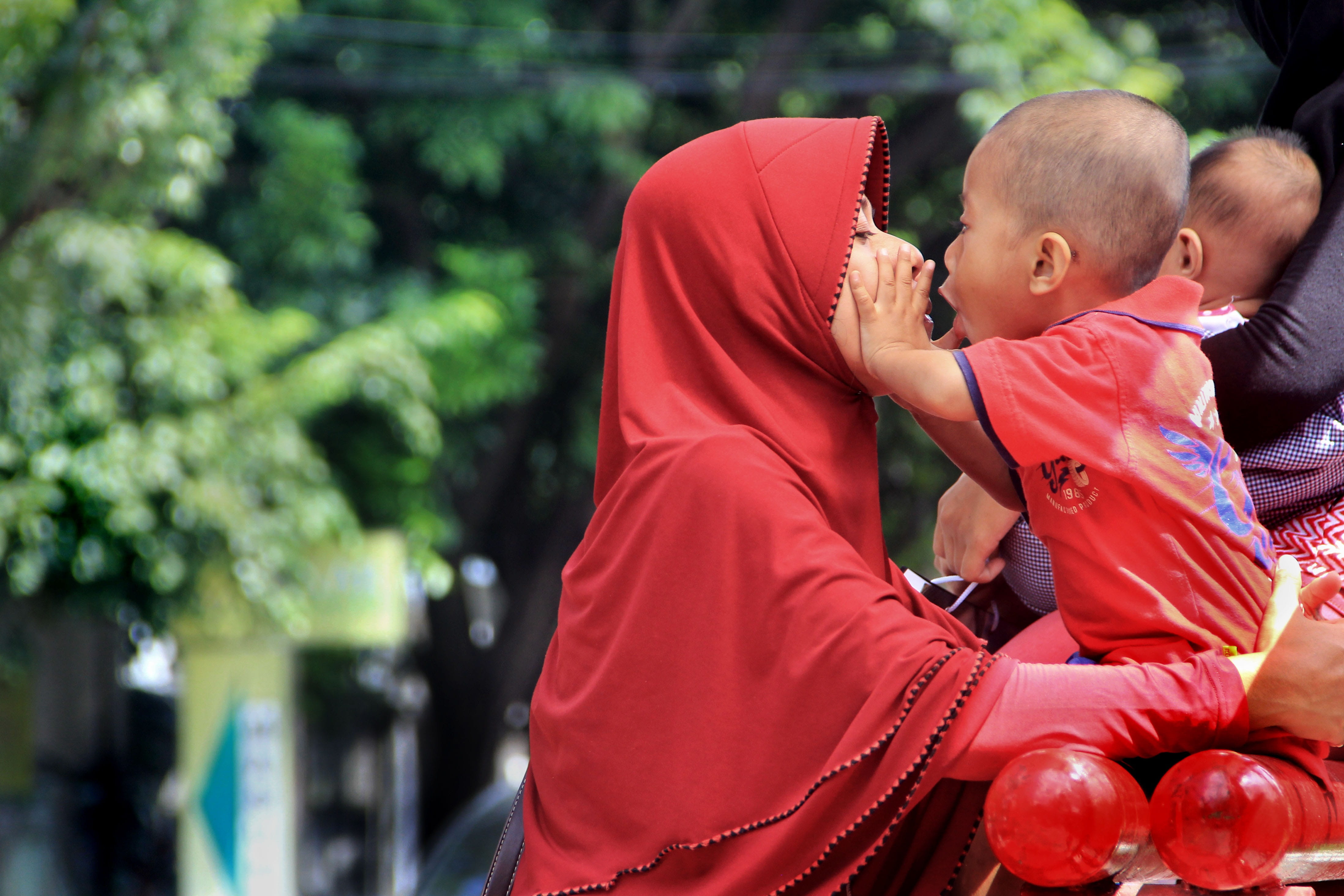 indonesian, togetherness, outdoors, Childhood, babyhood, baby, Girl, asian Ethnicity, young, a little, toddler, men, mother, love, religion, east Asian Culture, HD Wallpaper