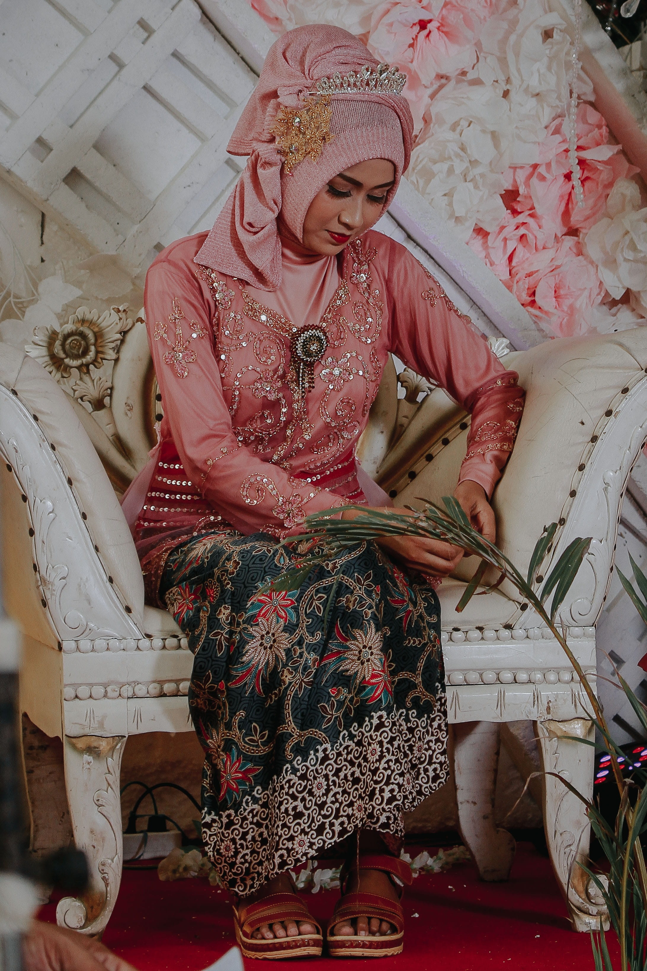 emotion, smiling, indonesian, pattern, ethnic, furniture, wedding, traditional clothing, indoors, real people, 2K, young women, one person, lifestyles, Phone HD Wallpaper